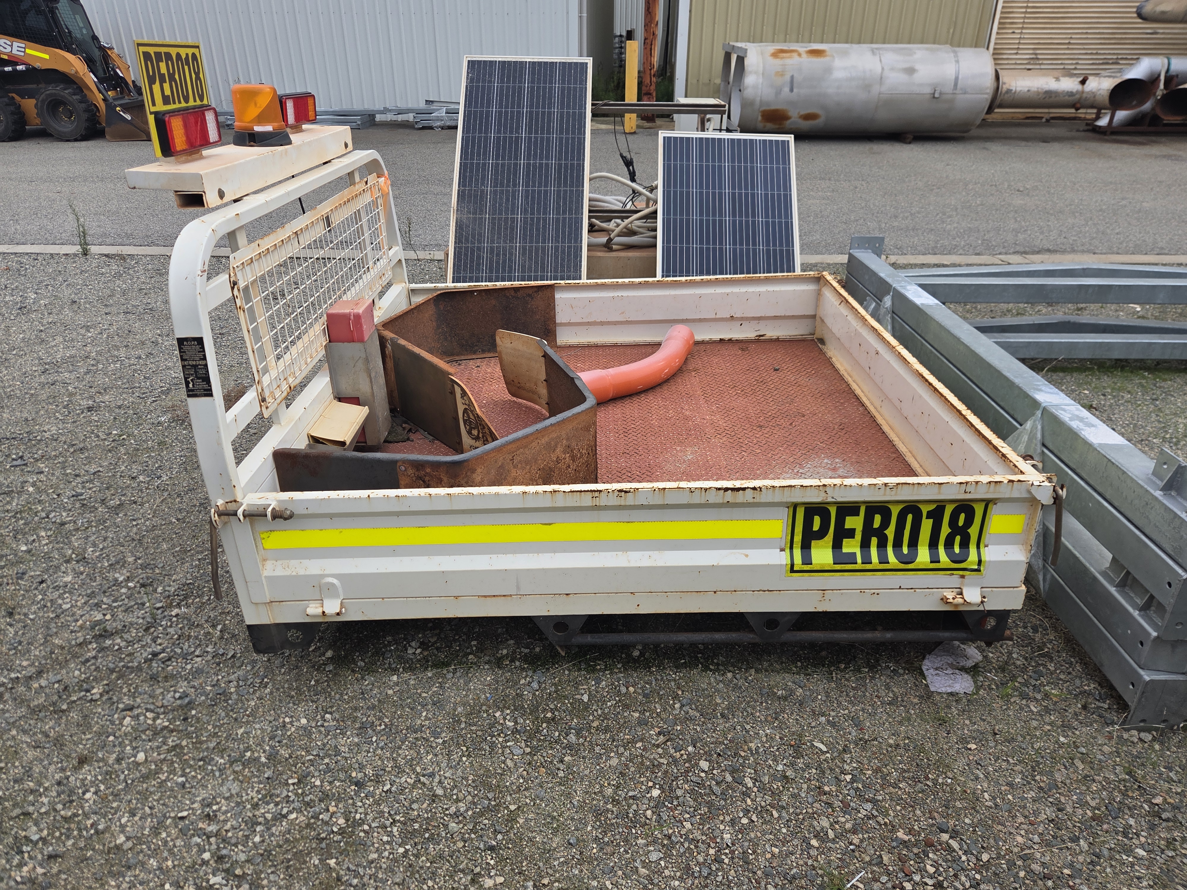 15 · Ute Tray