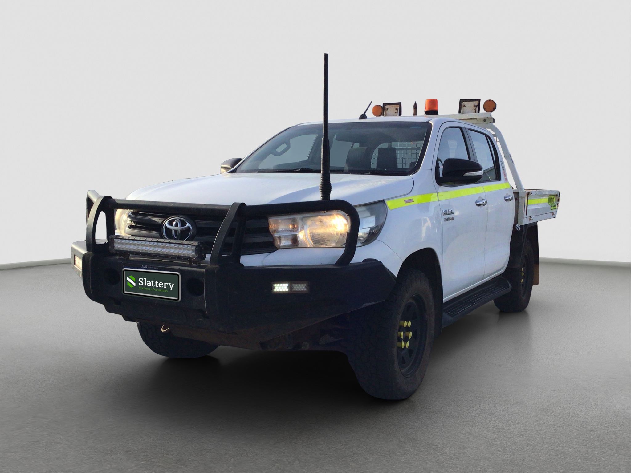 13 · 2017 Toyota Hilux SR Diesel