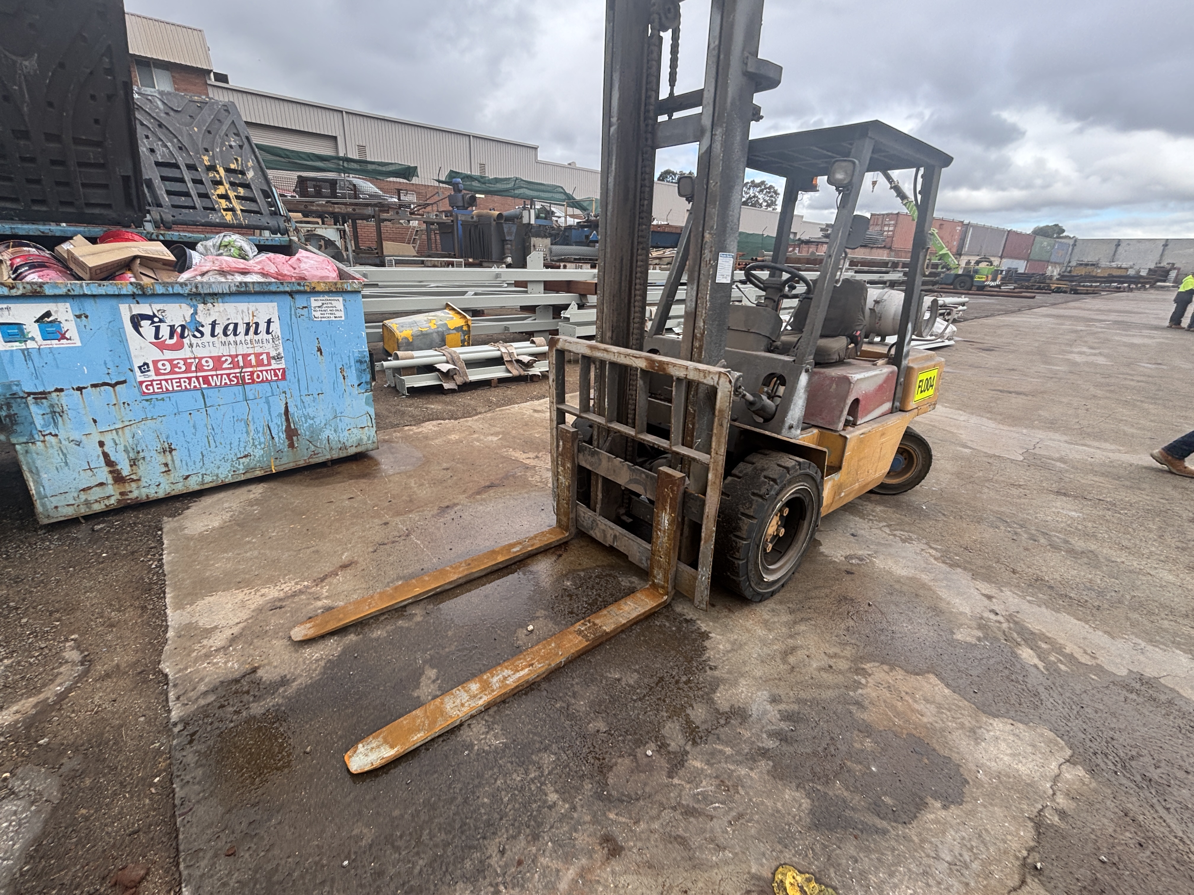 2003 Nissan UGJ02A30U Petrol Forklift
