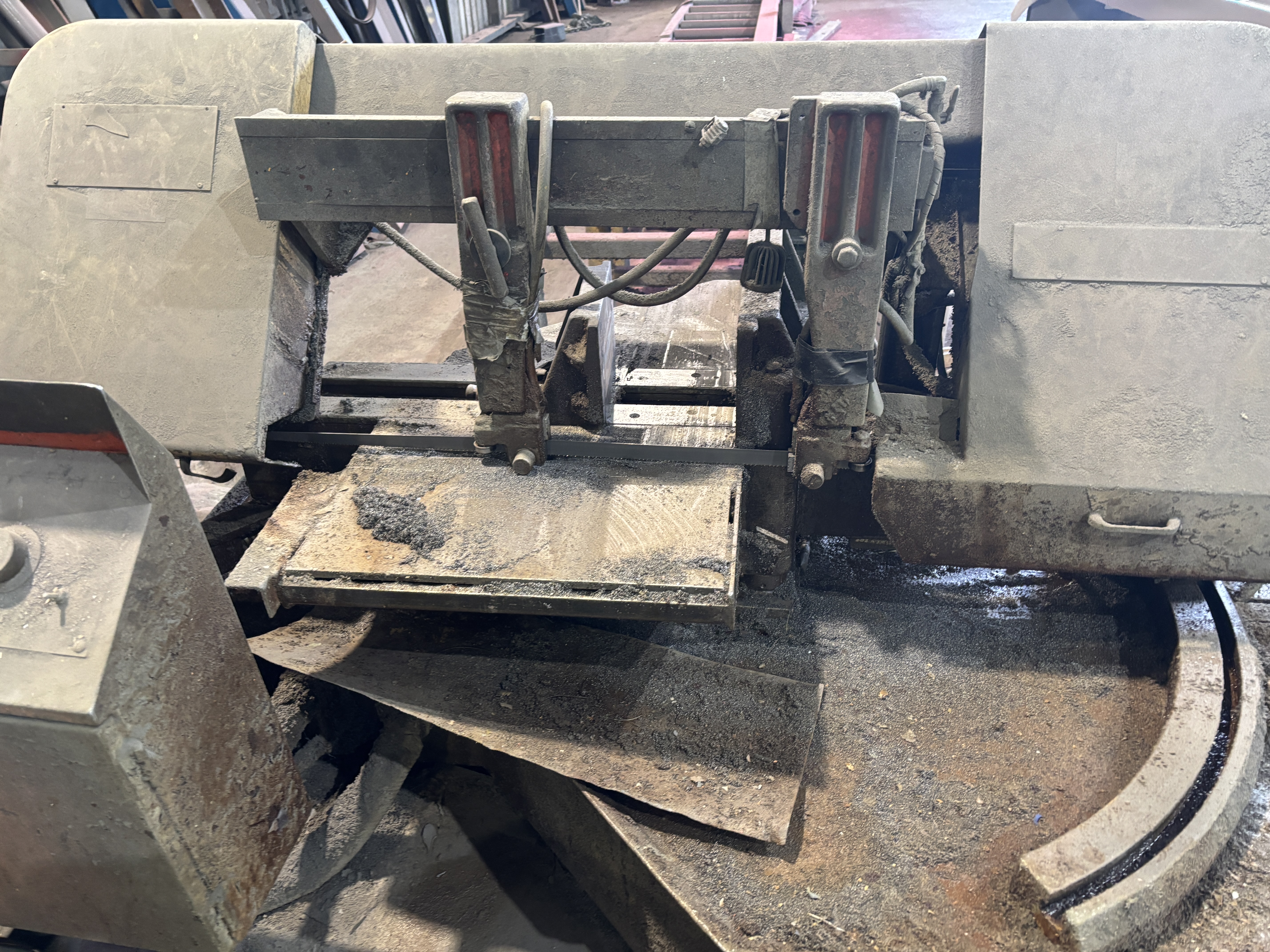 Cold Saw On Turntable With Track