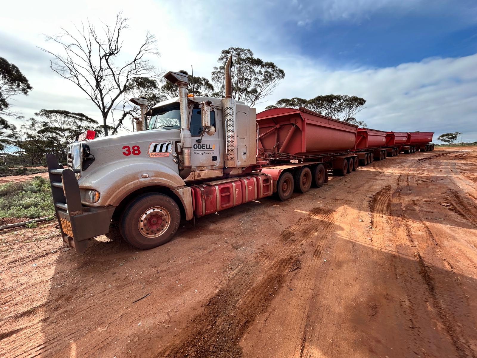 2022 Mack    8x6 Prime Mover