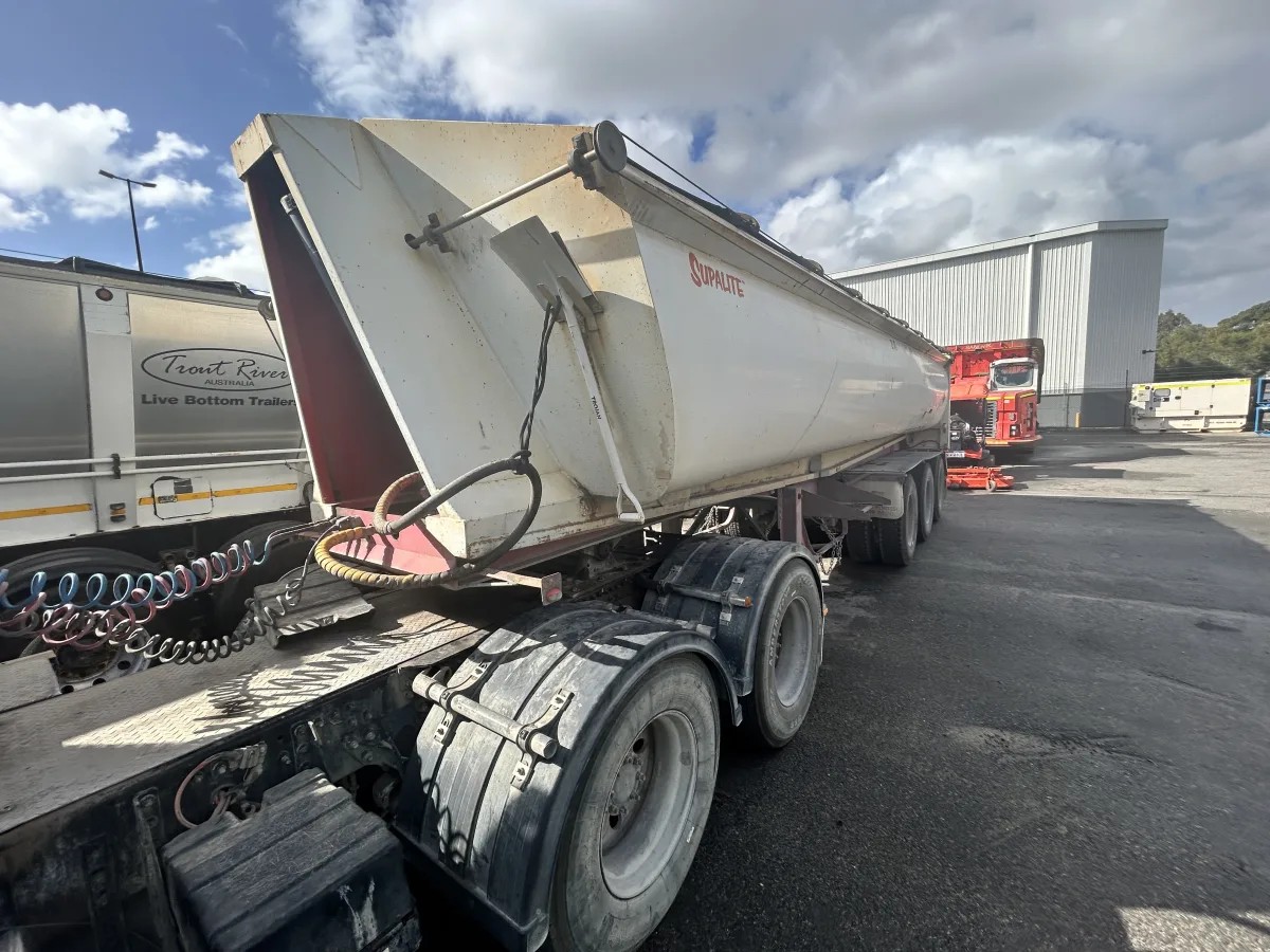 2010 Howard Porter HP Tri470 Trailer