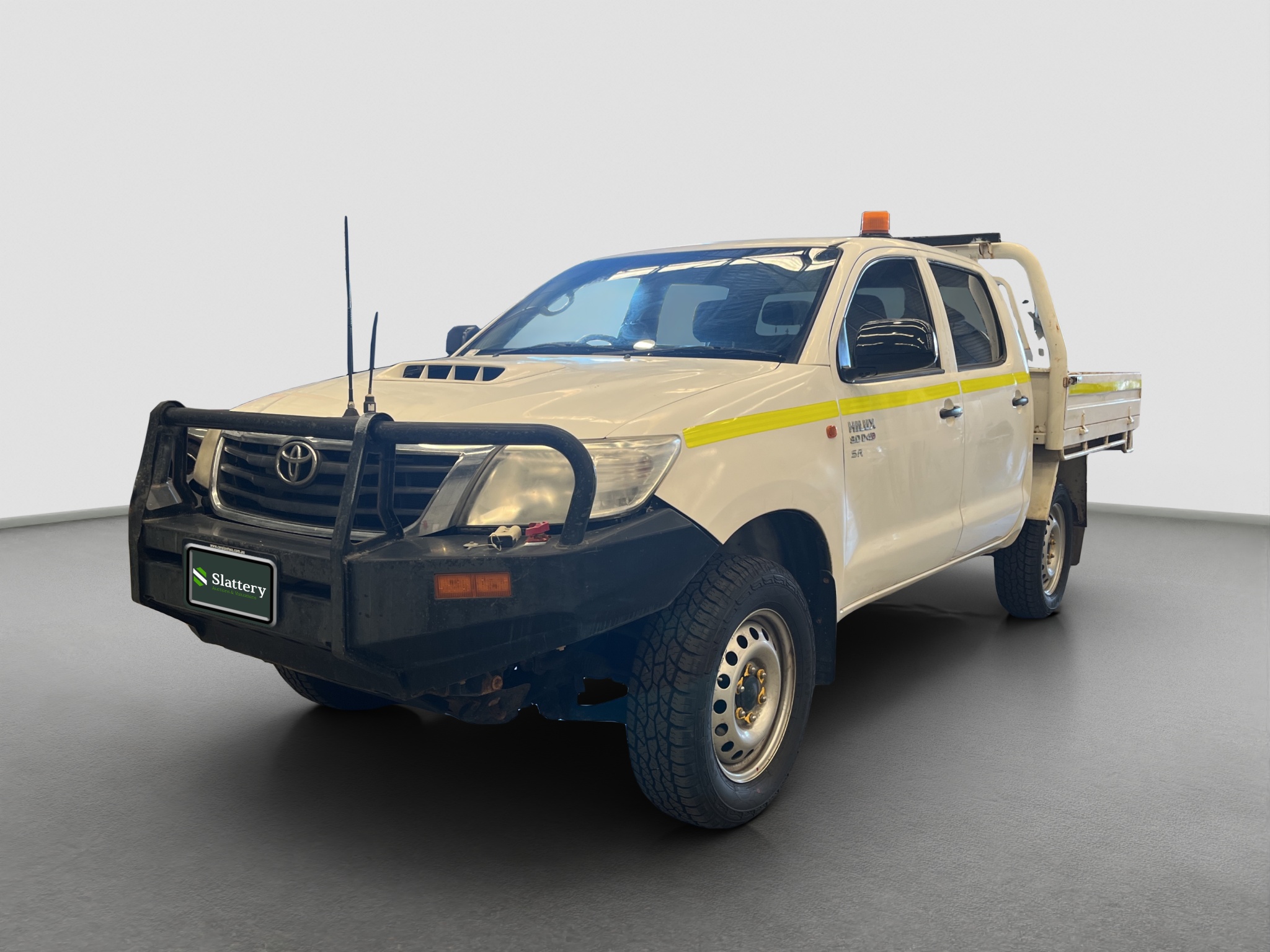 10 · 2014 Toyota Hilux SR Diesel