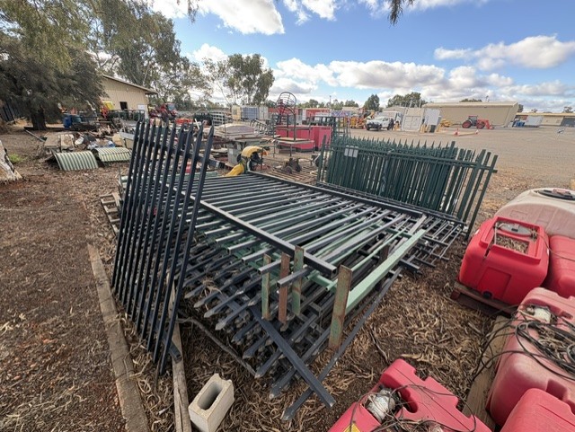 15 · Assorted Steel Fencing