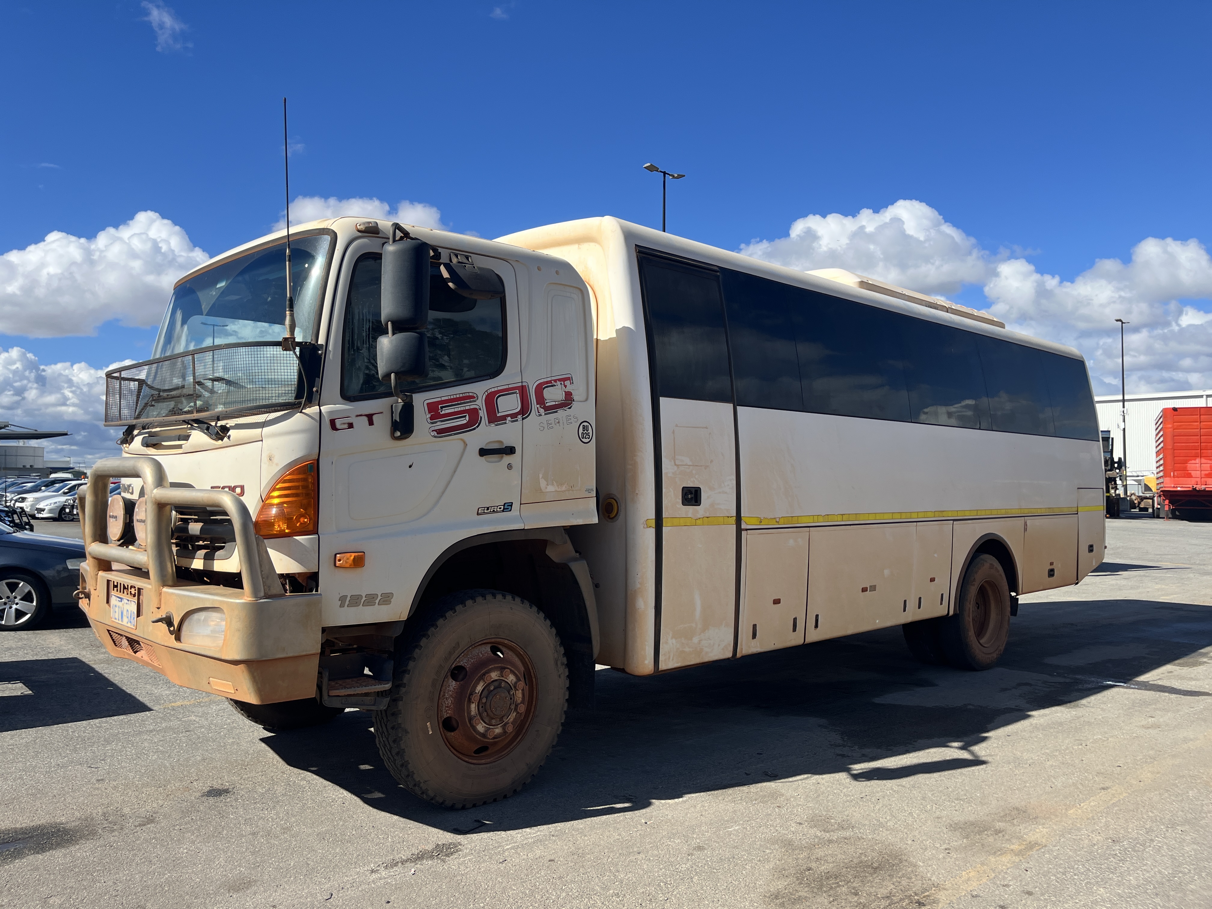 2 · 2013 HINO GT500 4X4 Site Bus Diesel
