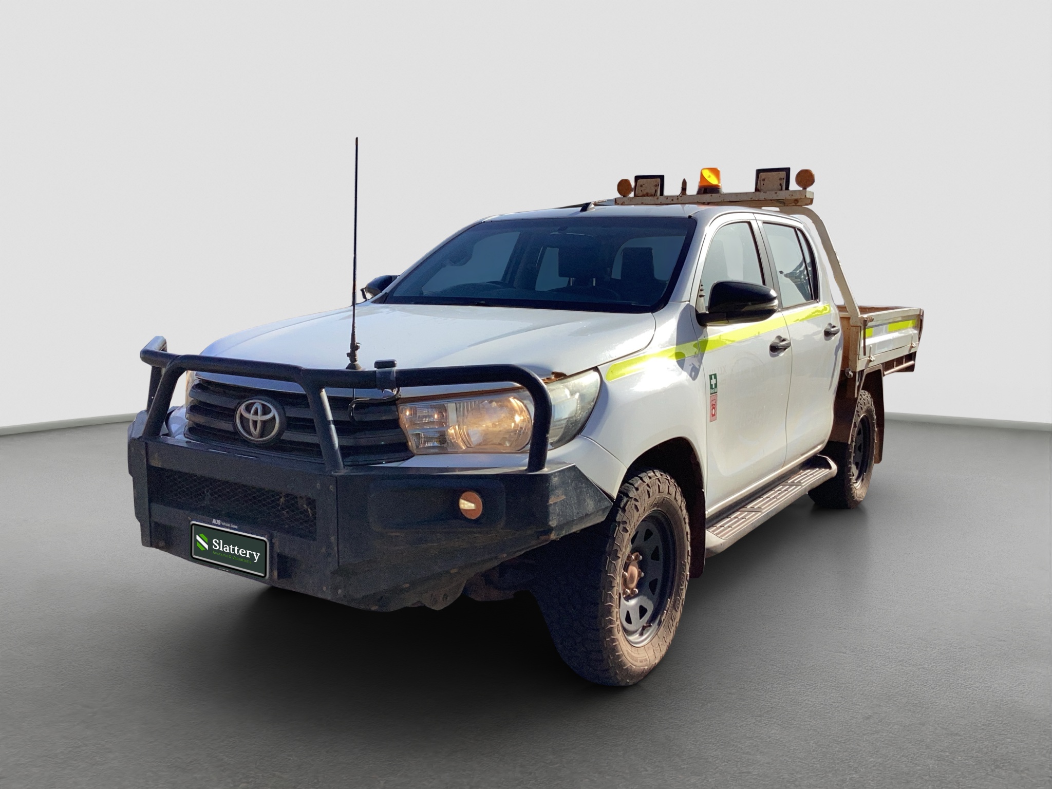 11 · 2017 Toyota Hilux SR Diesel