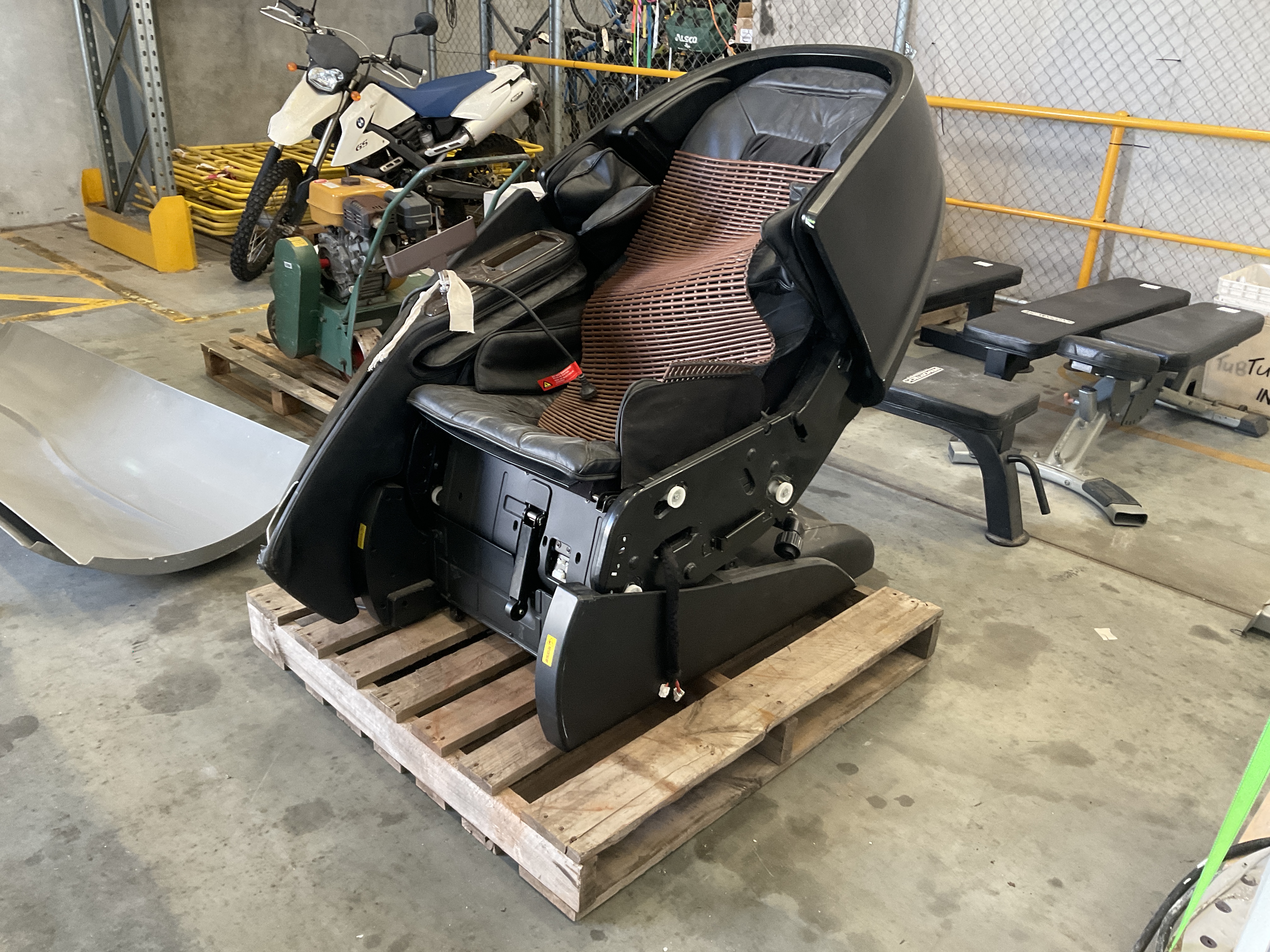 Massage Chair - unreserved
