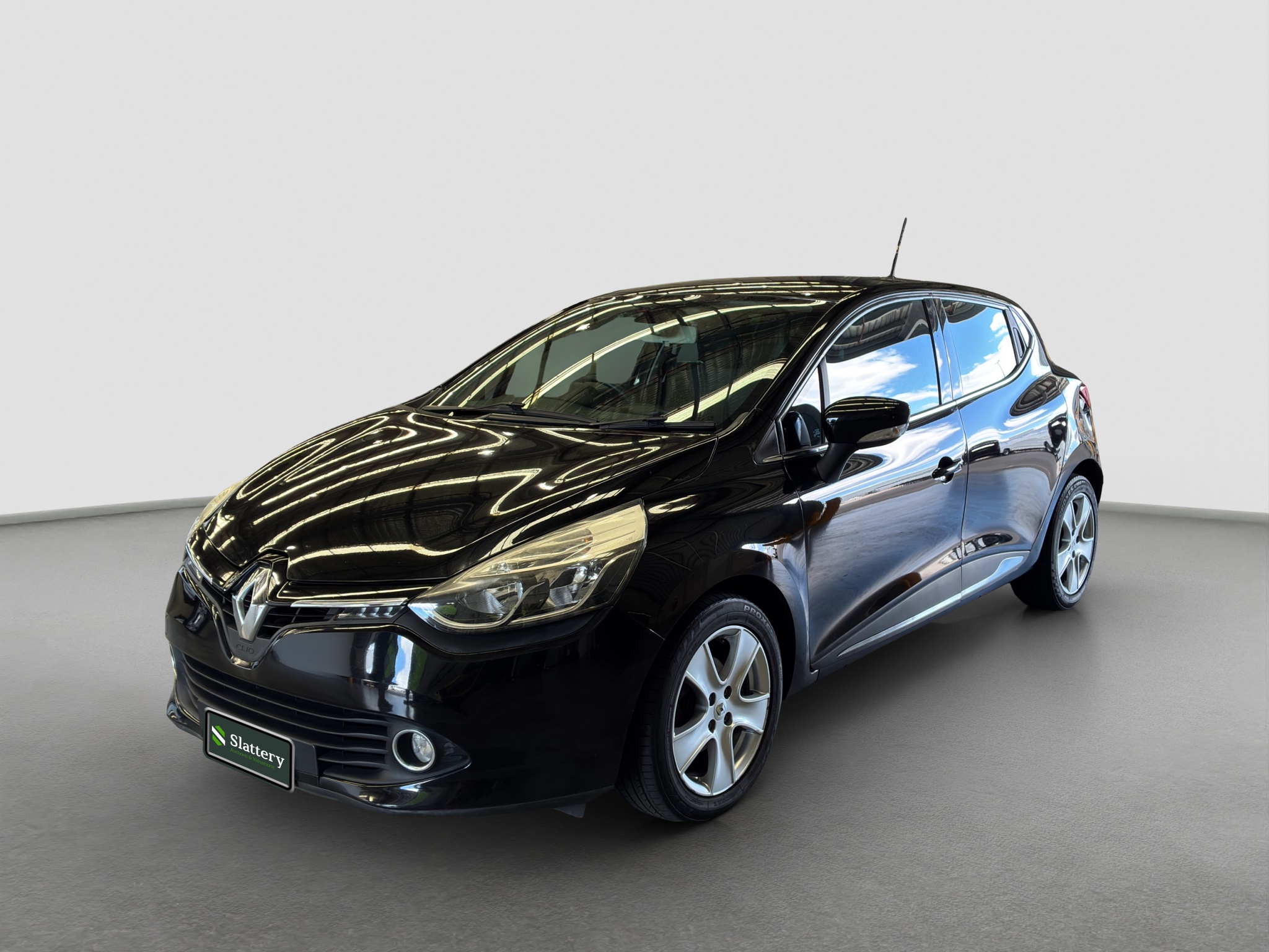 12 · 2013 Renault Clio Dynamique Petrol