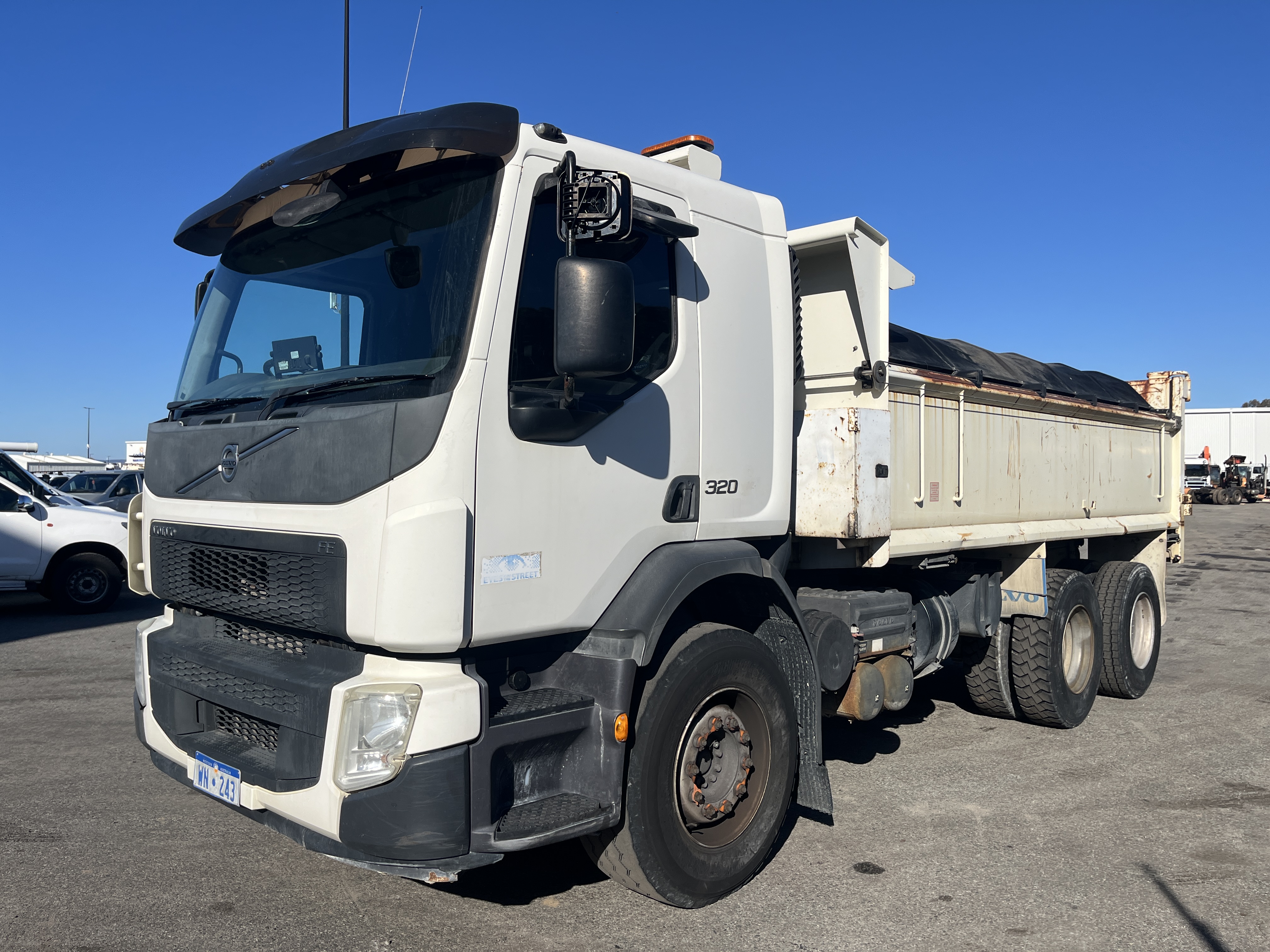 2015 VOLVO 320 FE 6x4 Tipper - Ex Council