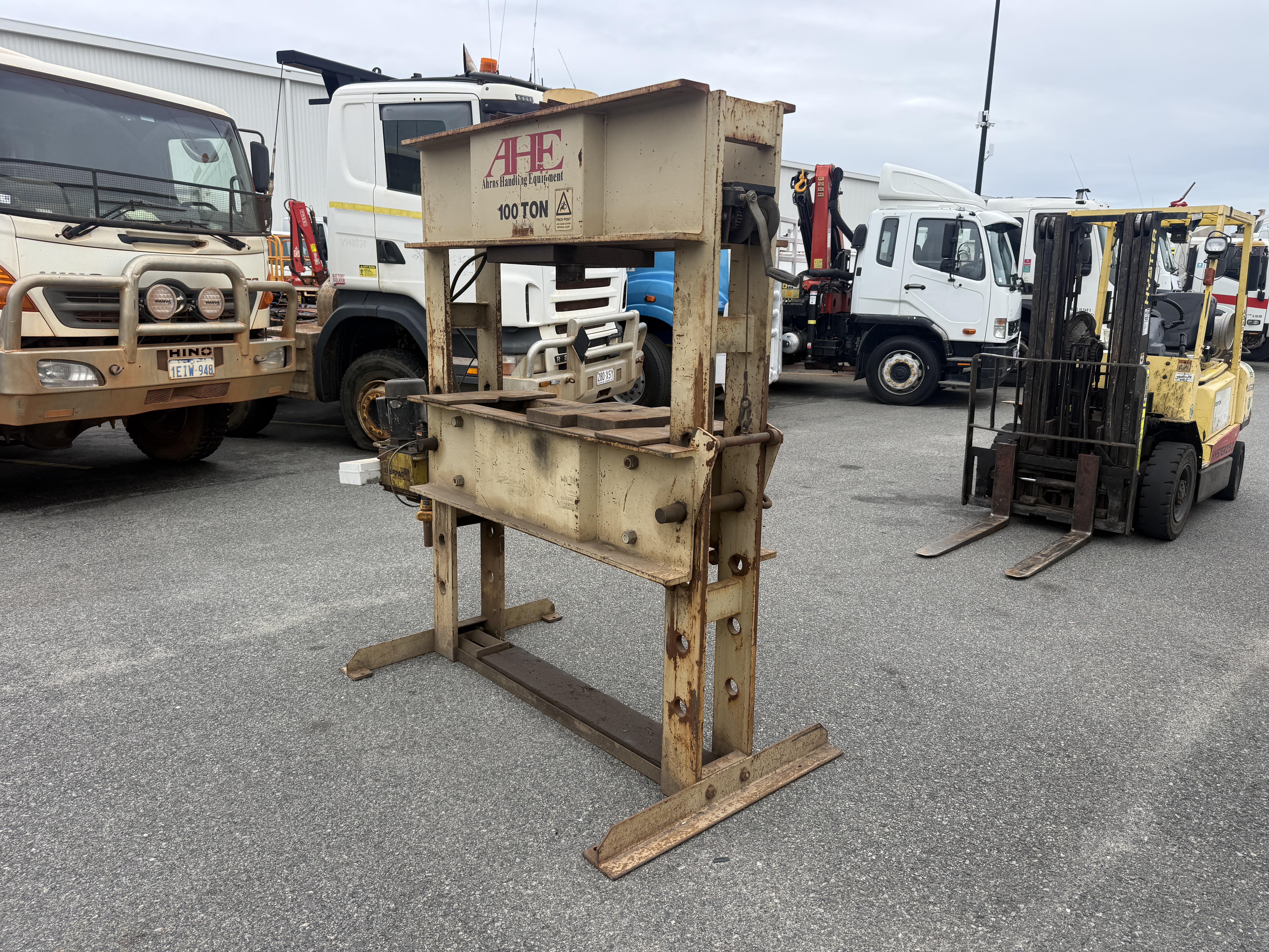 100 Tonne Hydraulic Press