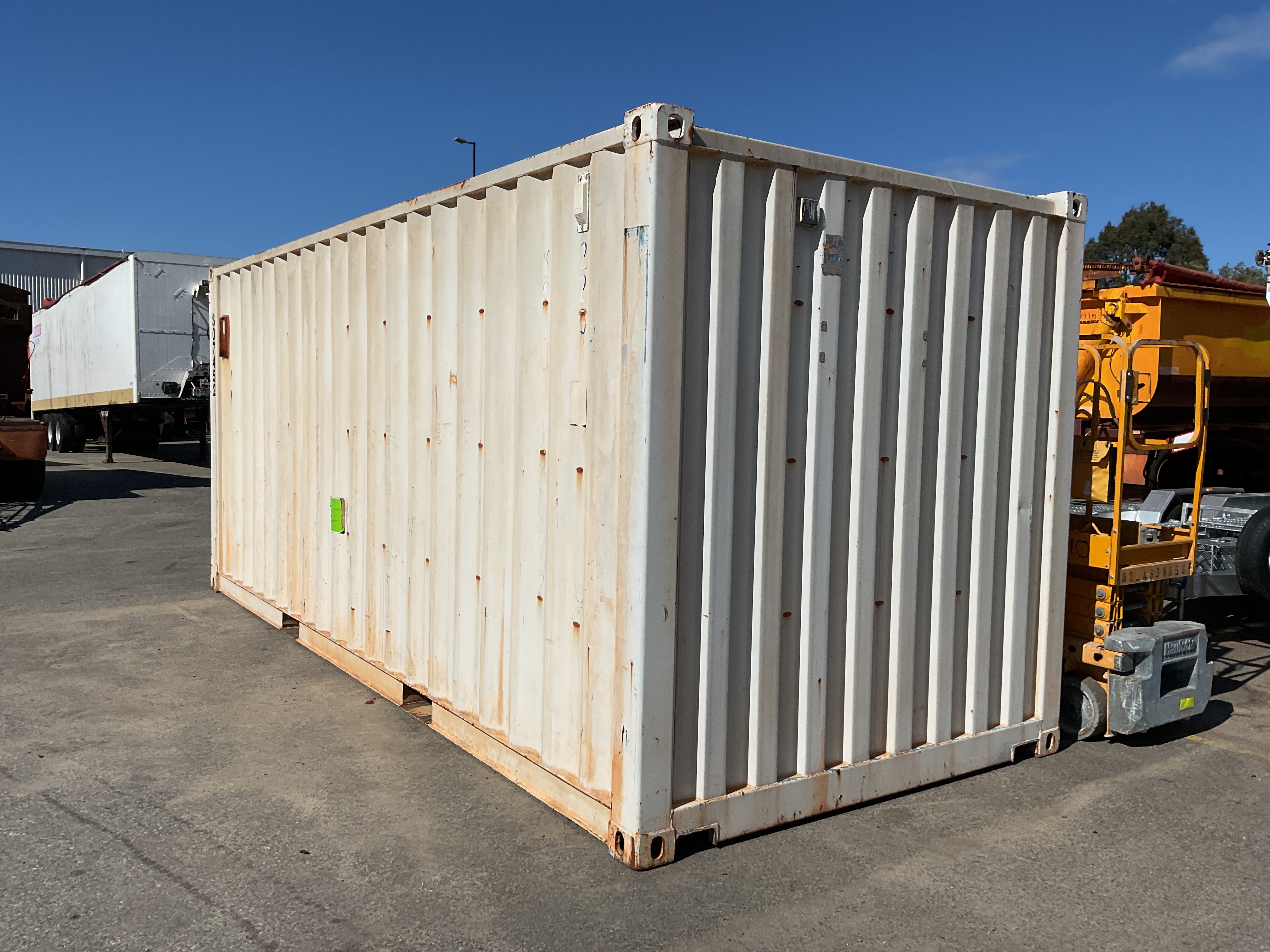 20 FOOT SEA CONTAINER
