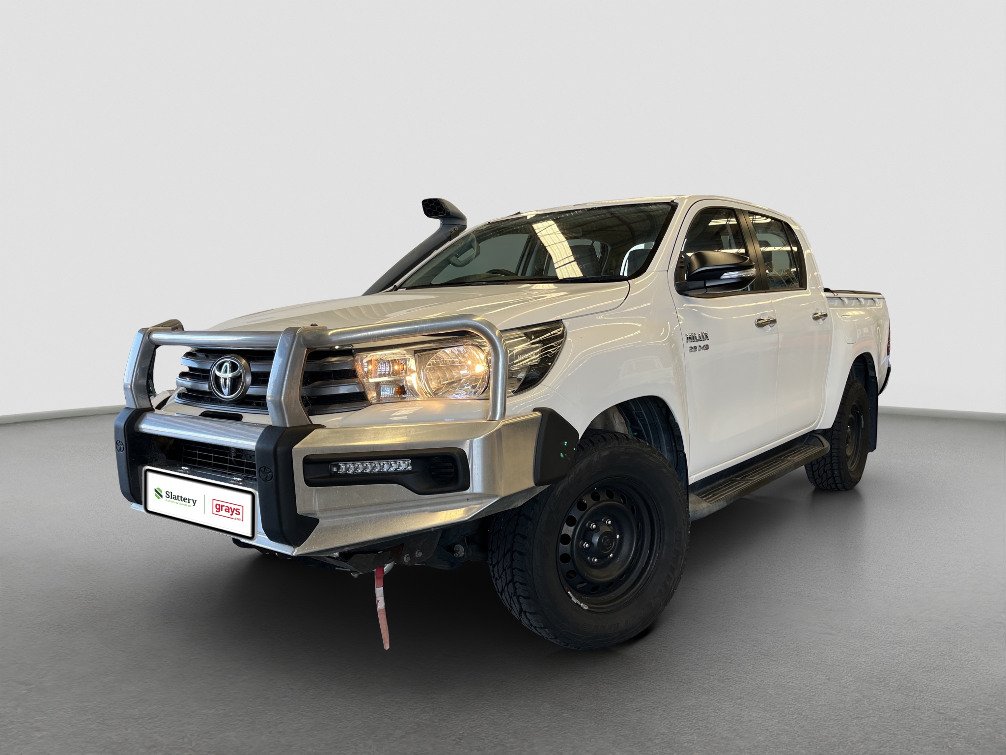 3 · 2017 Toyota Hilux SR Diesel