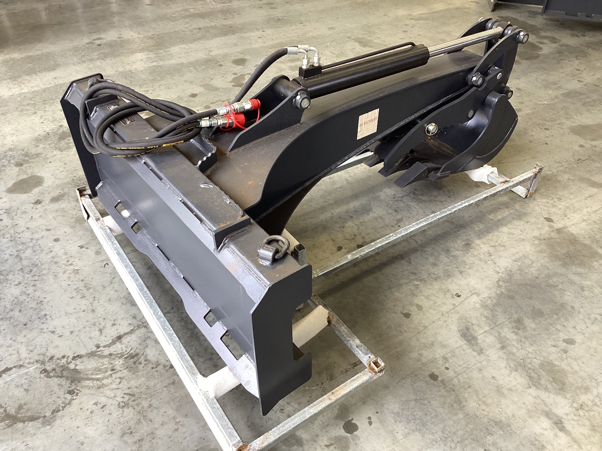 Hydraulic Skid Steer Loader Grapple Bucket Attachment - Unreserved
