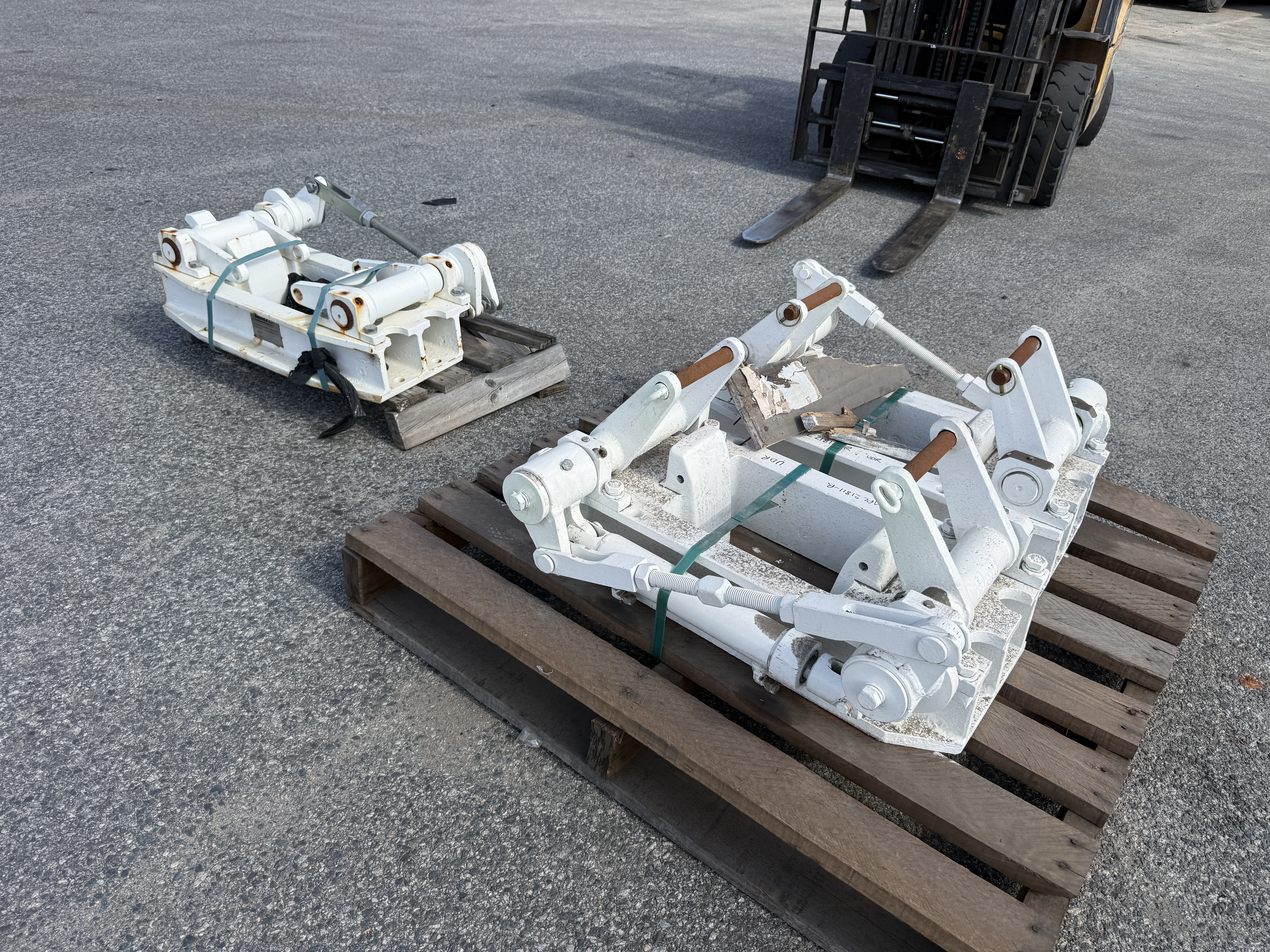 3x UDR Foot Clamps