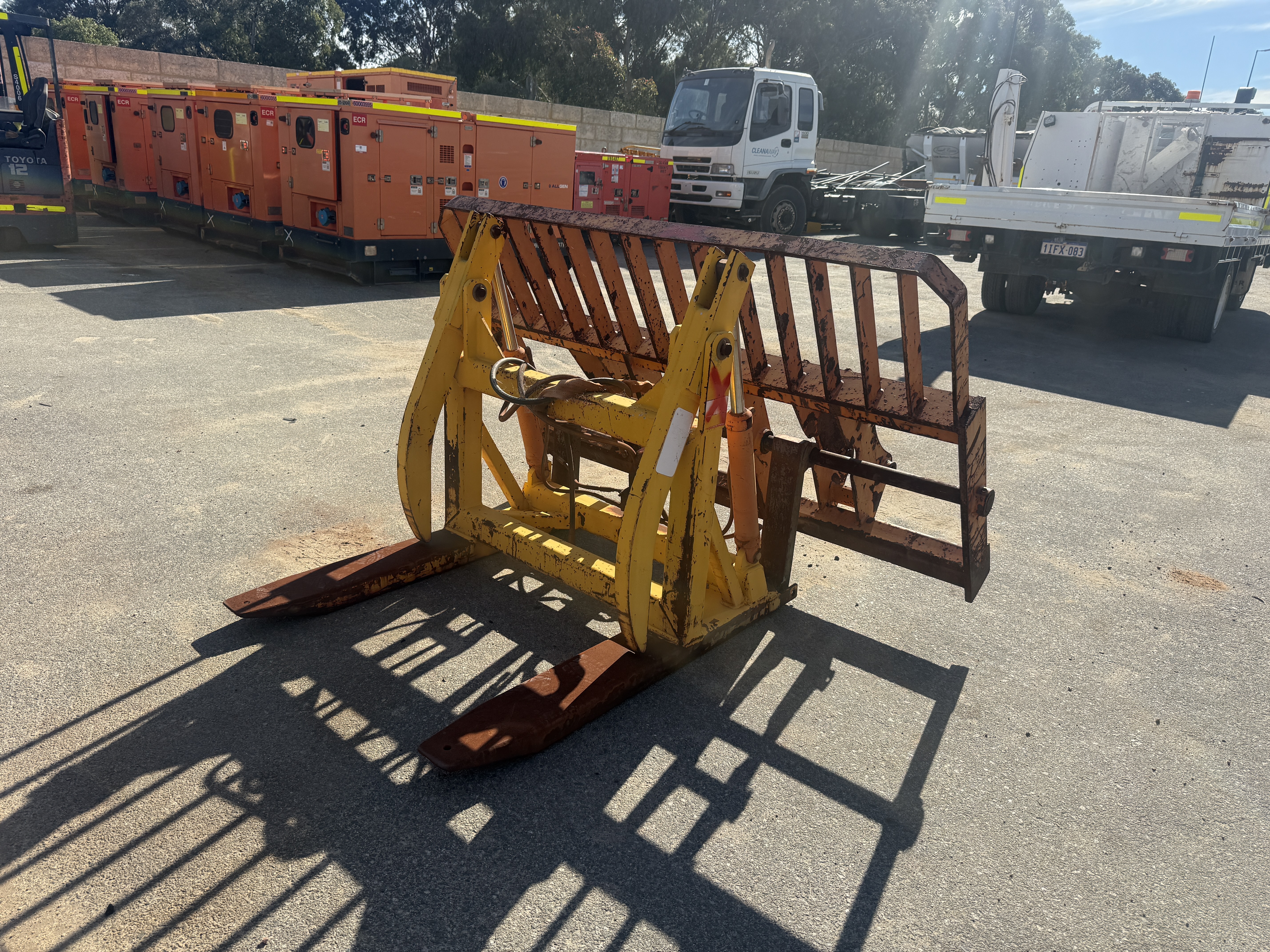 14 · Loader Attachment