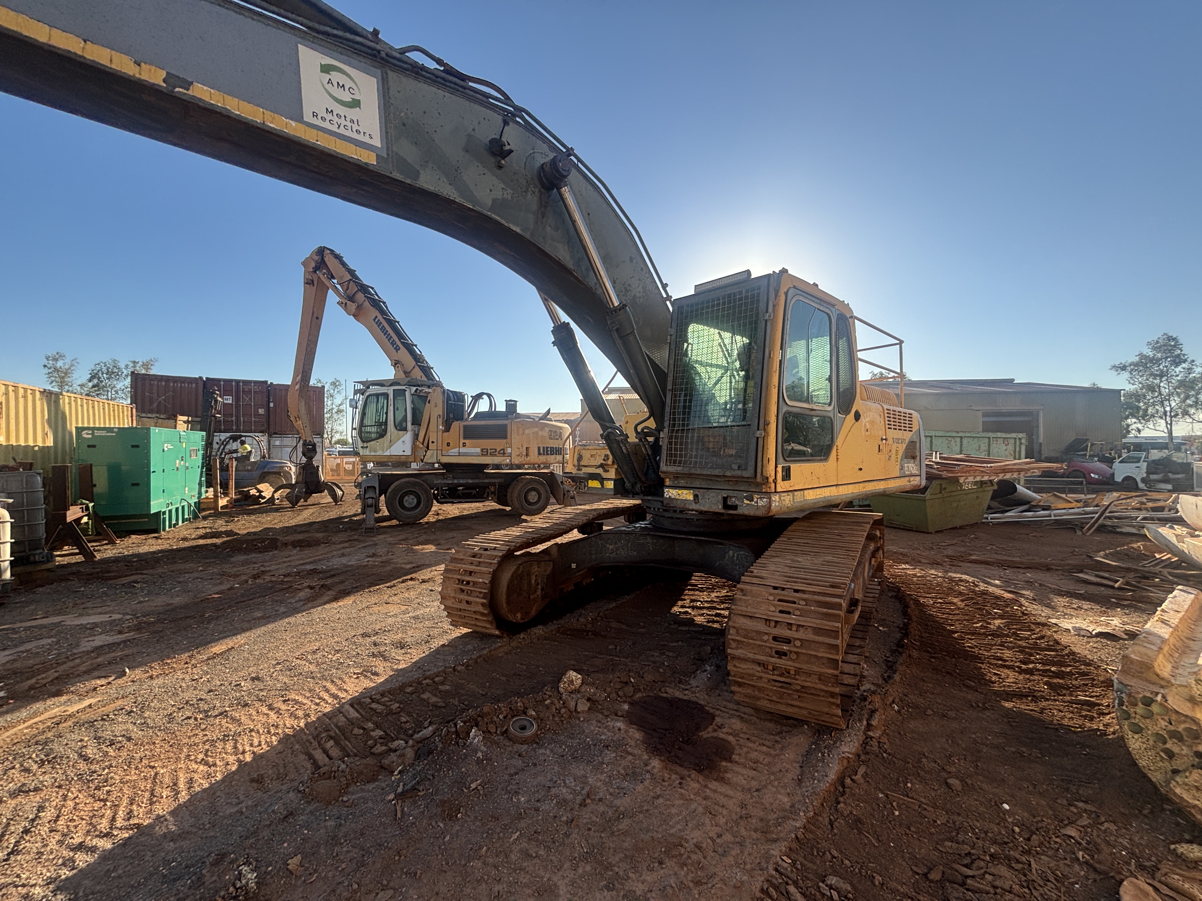 4 · Volvo EC290BLC With Genesis GXP400R Shear