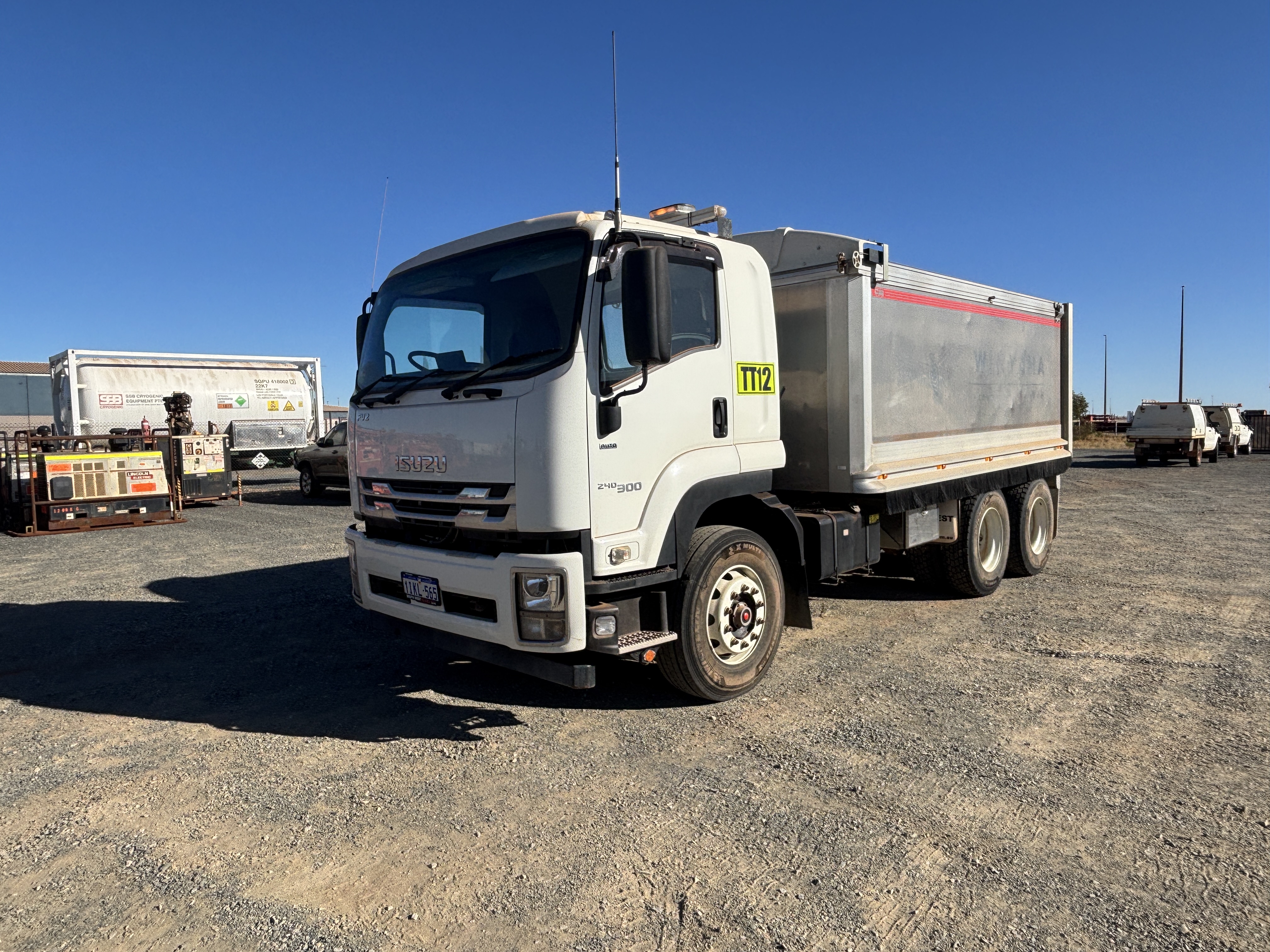 5 · 2022 Isuzu FVZ   6x4 Tipper