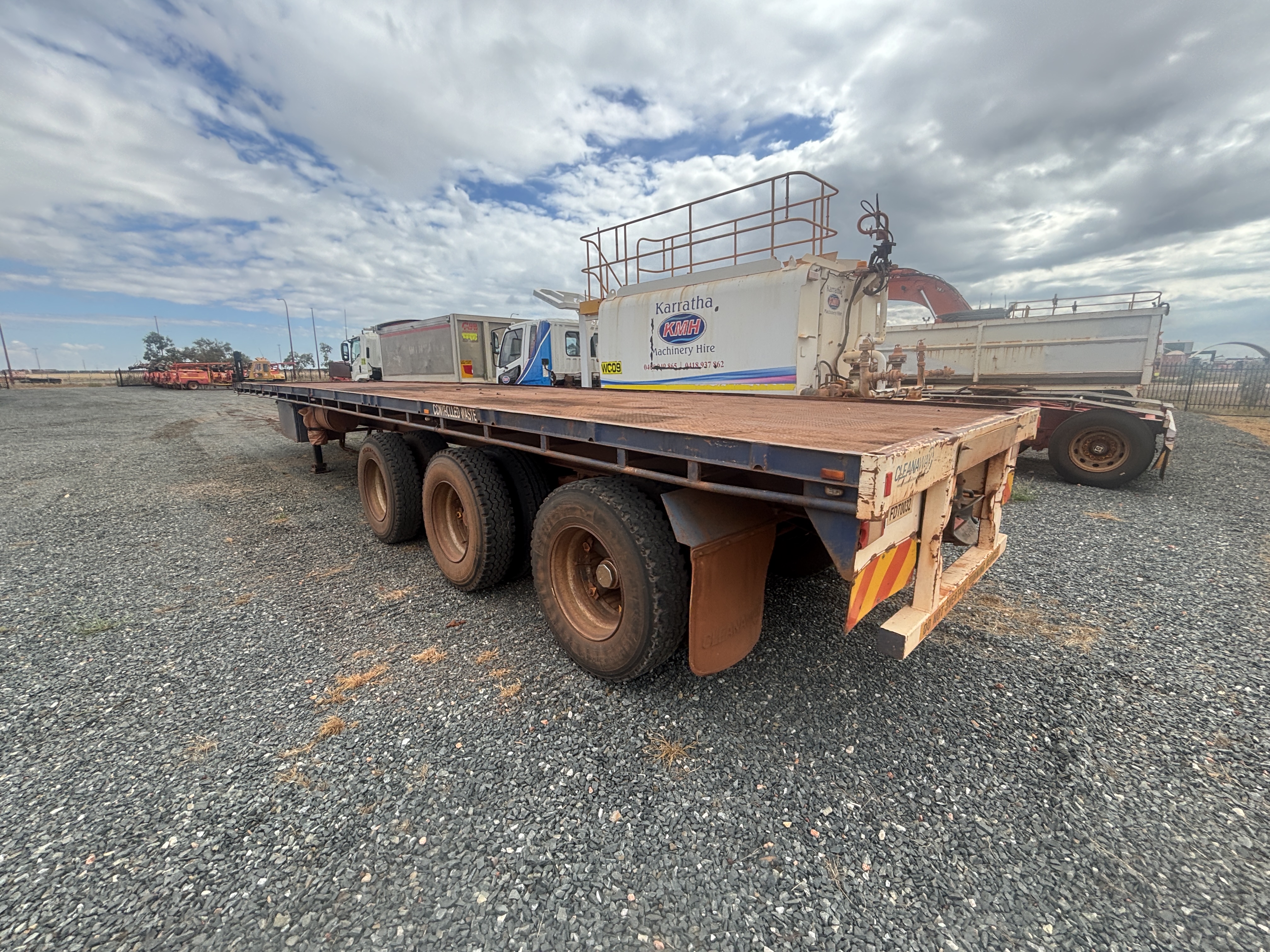 7 · 1988 Southern Cross Trailers Tri-Axle Trailer