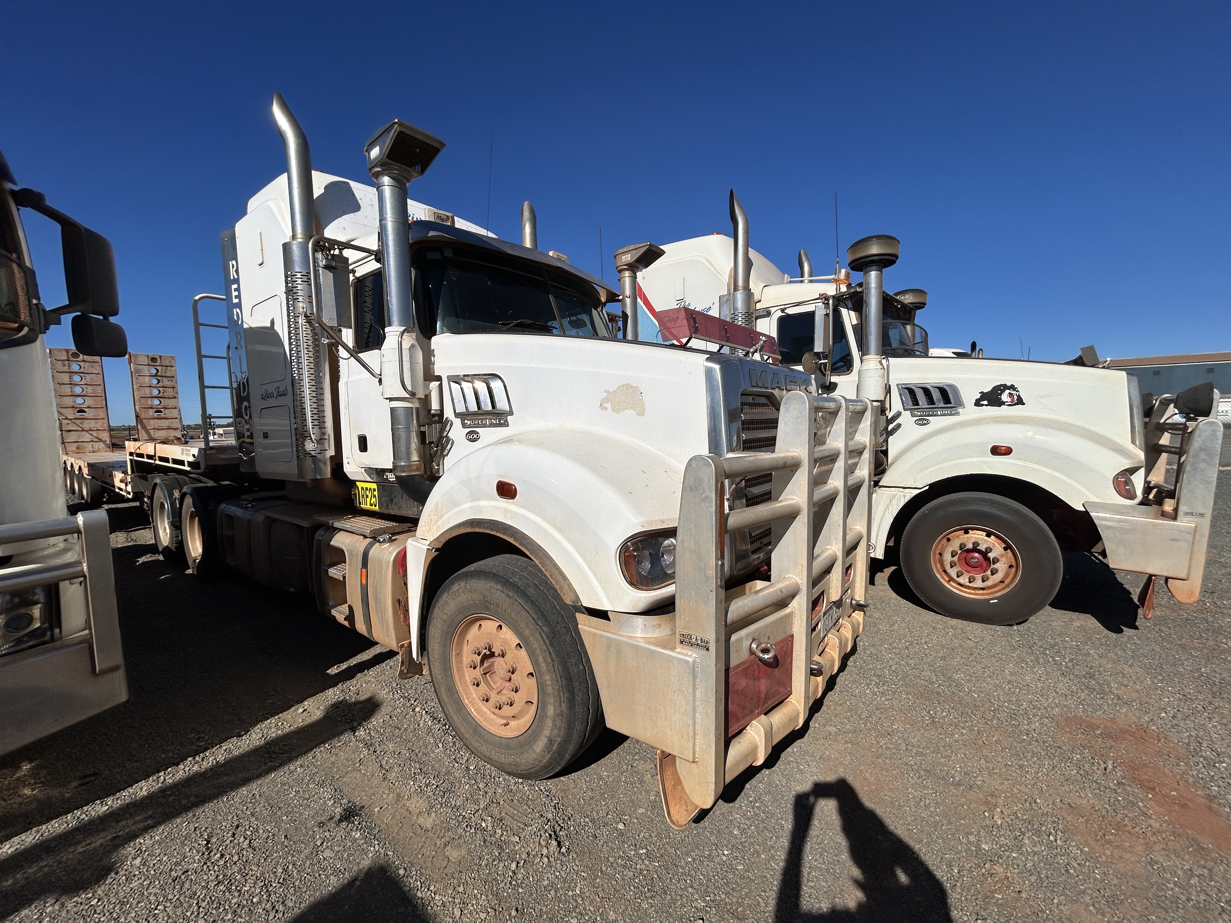 16 · 2017 Mack CLXT 6x4 Prime Mover