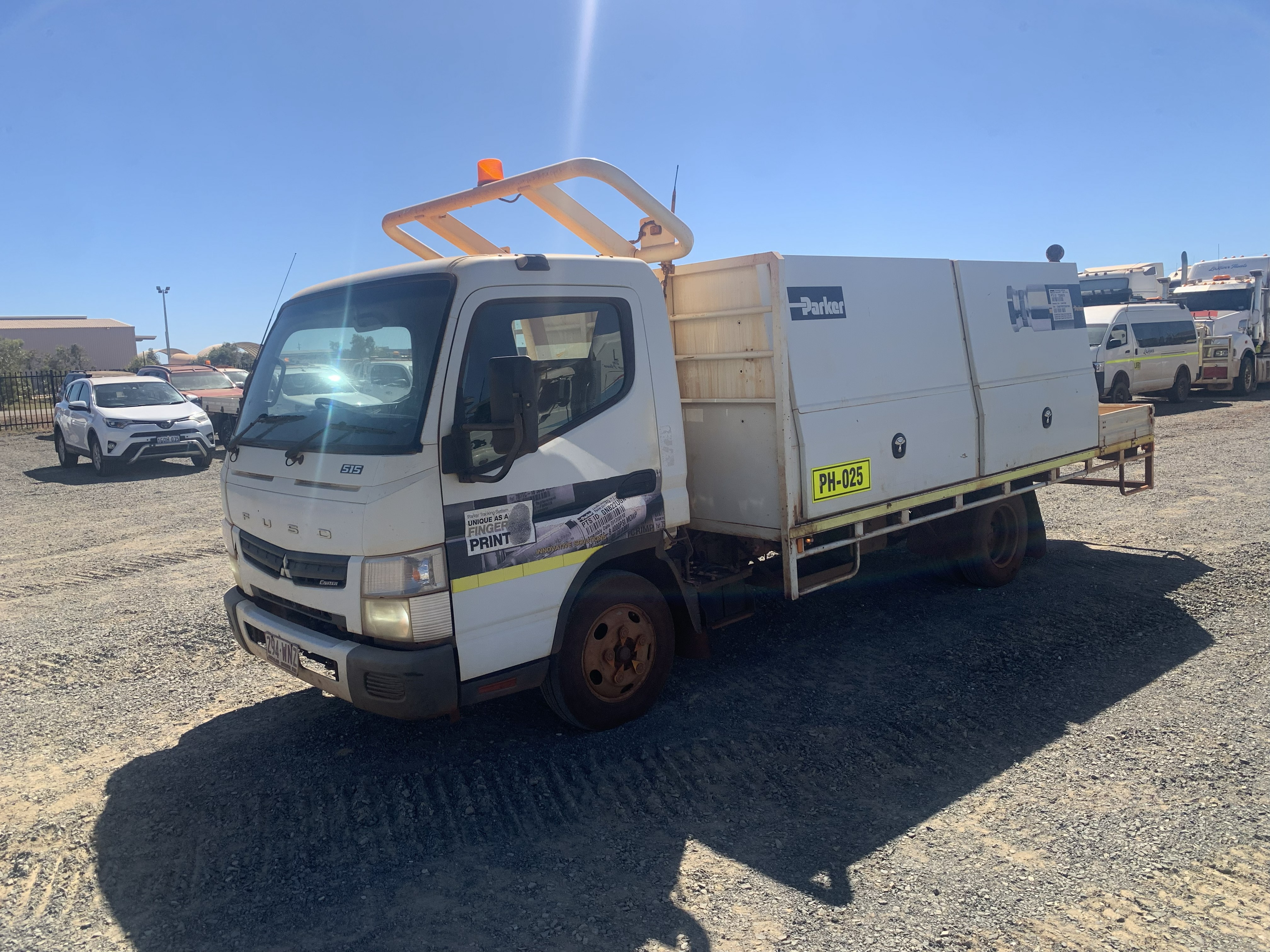 7 · 2016 Mitsubishi Canter   4x2 Tray Truck
