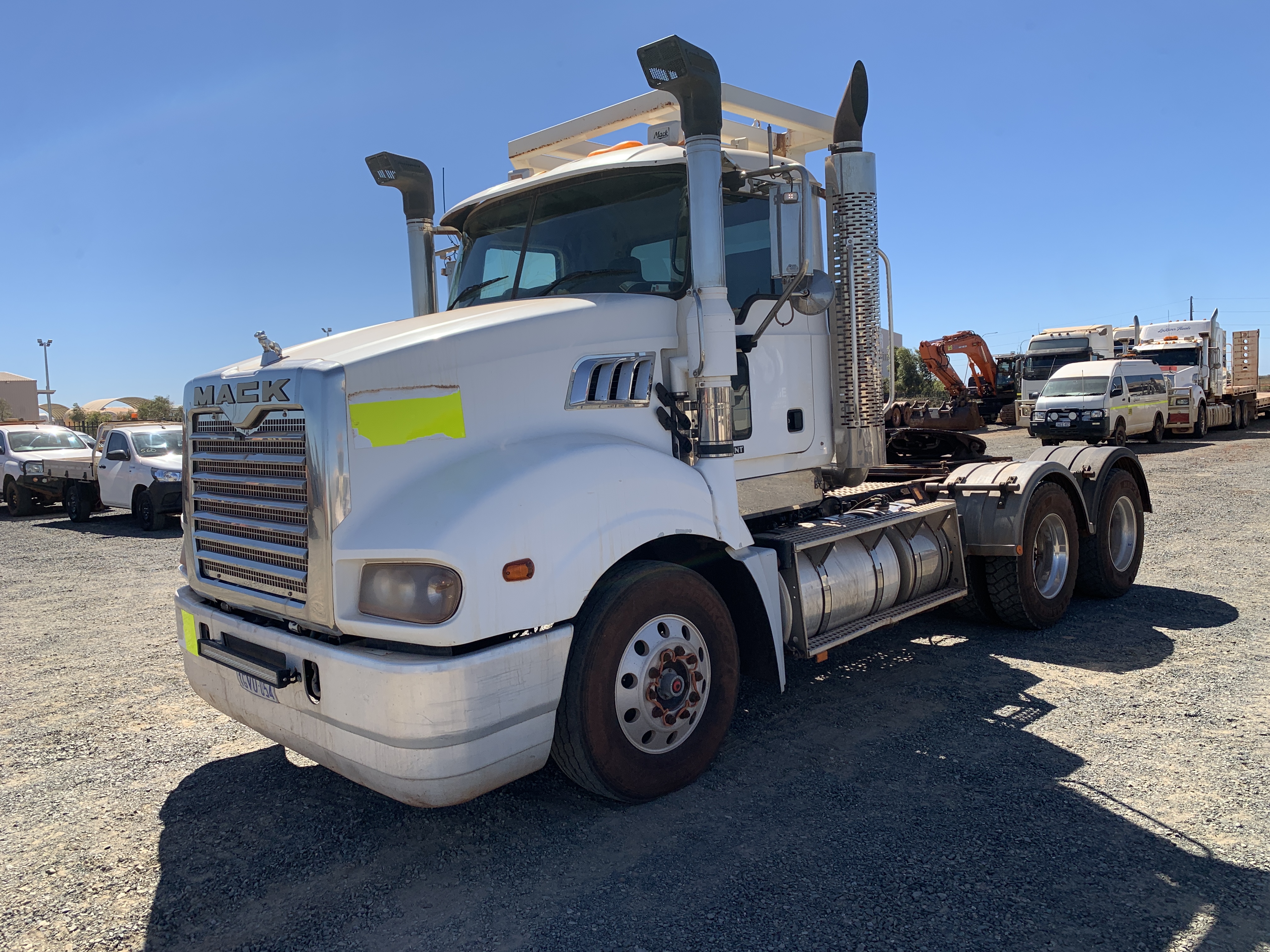 3 · 2015 Mack CMHT Trident   6x4 Prime Mover