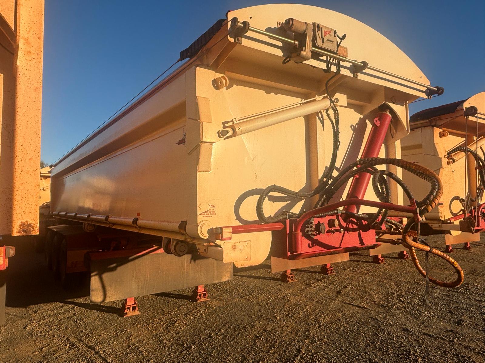 Howard Porter Tipper Set