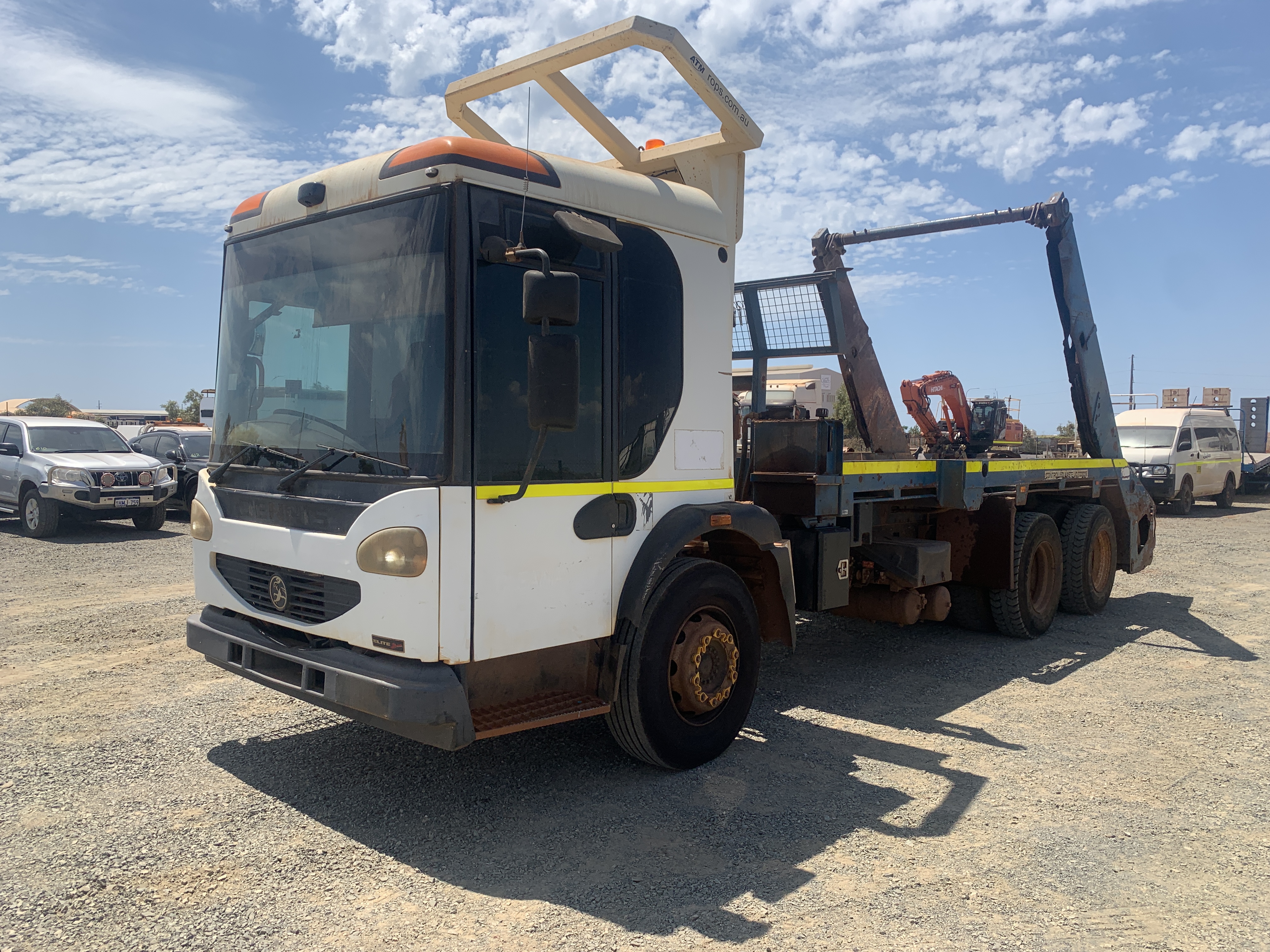 2011 Dennis AU64   6x4 Skip Bin