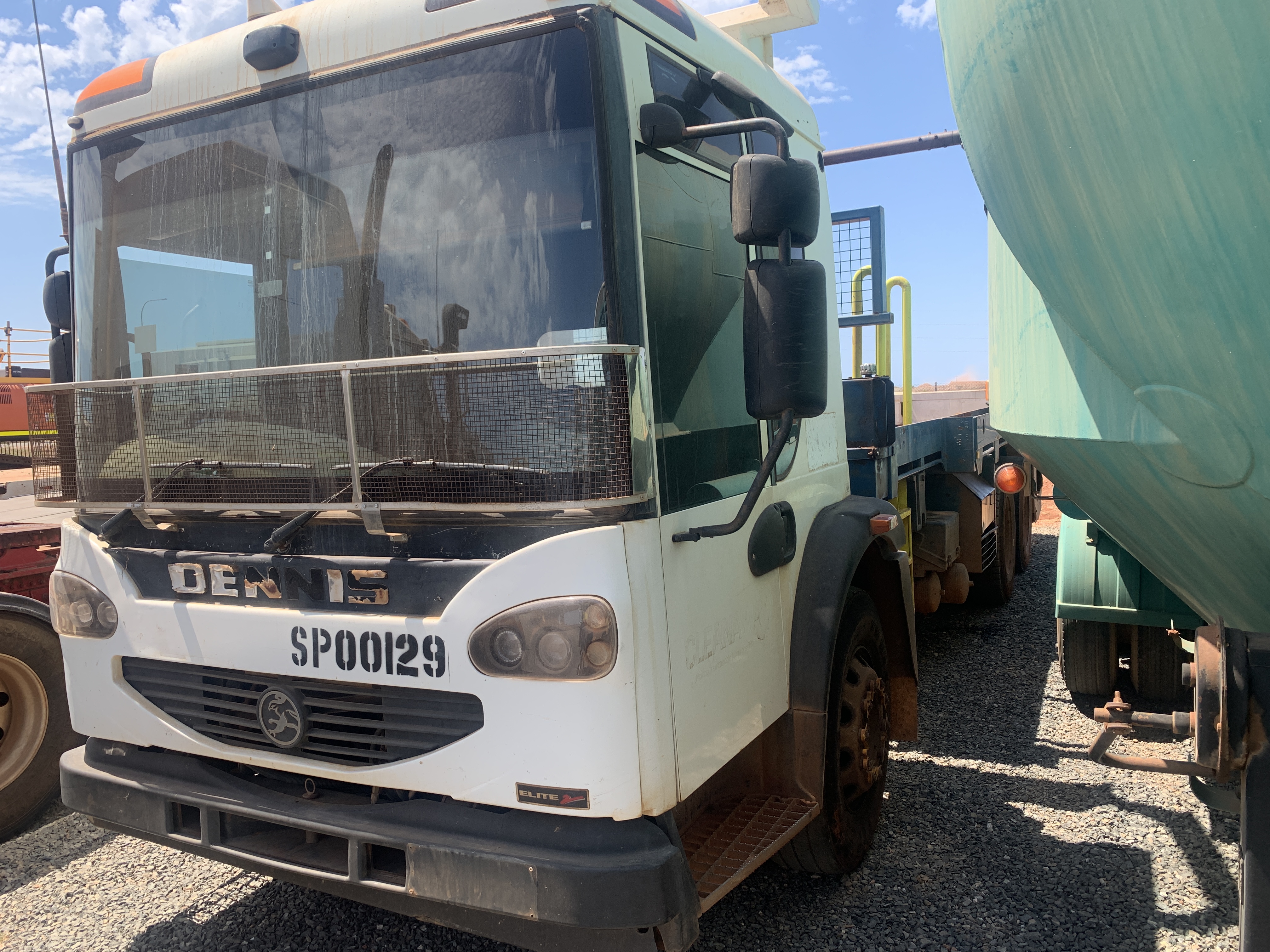 2011 Dennis AU64   6x4 Skip Bin