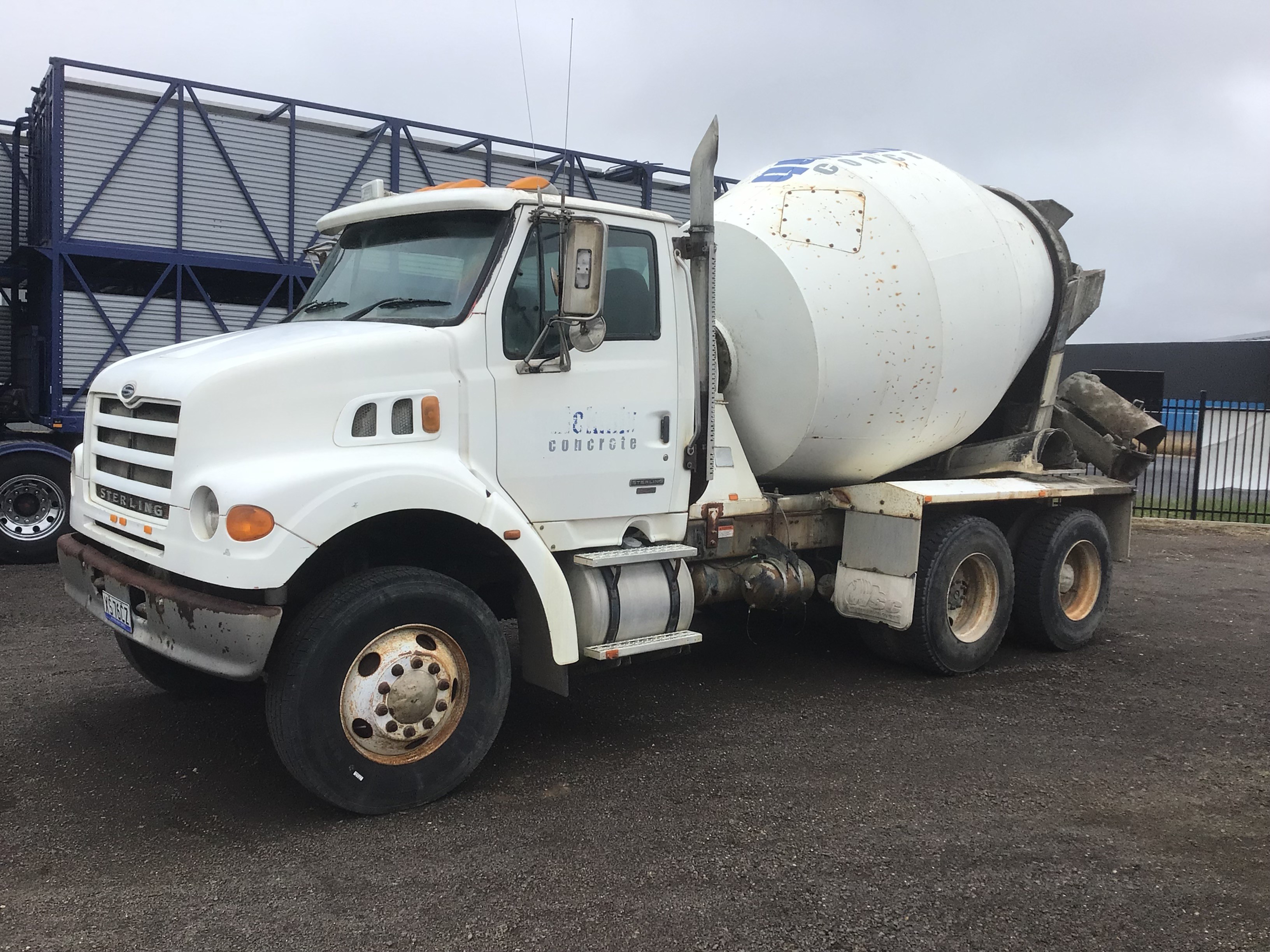 2003 Sterling LT7500 6x4 Concrete - Agitator