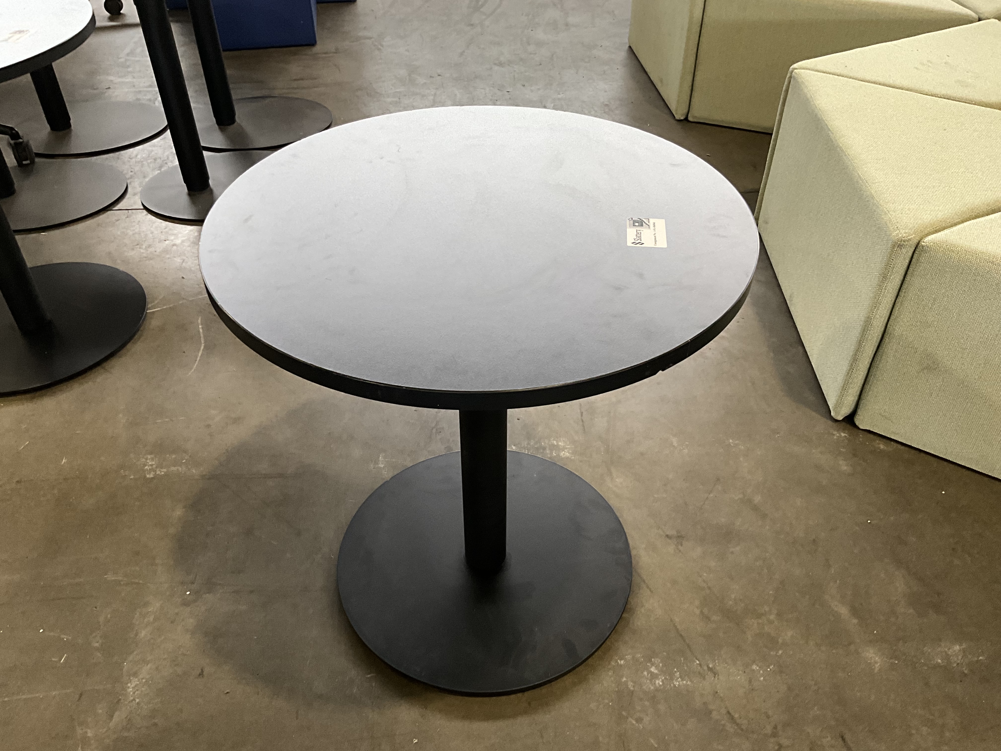Tetra Disc Table