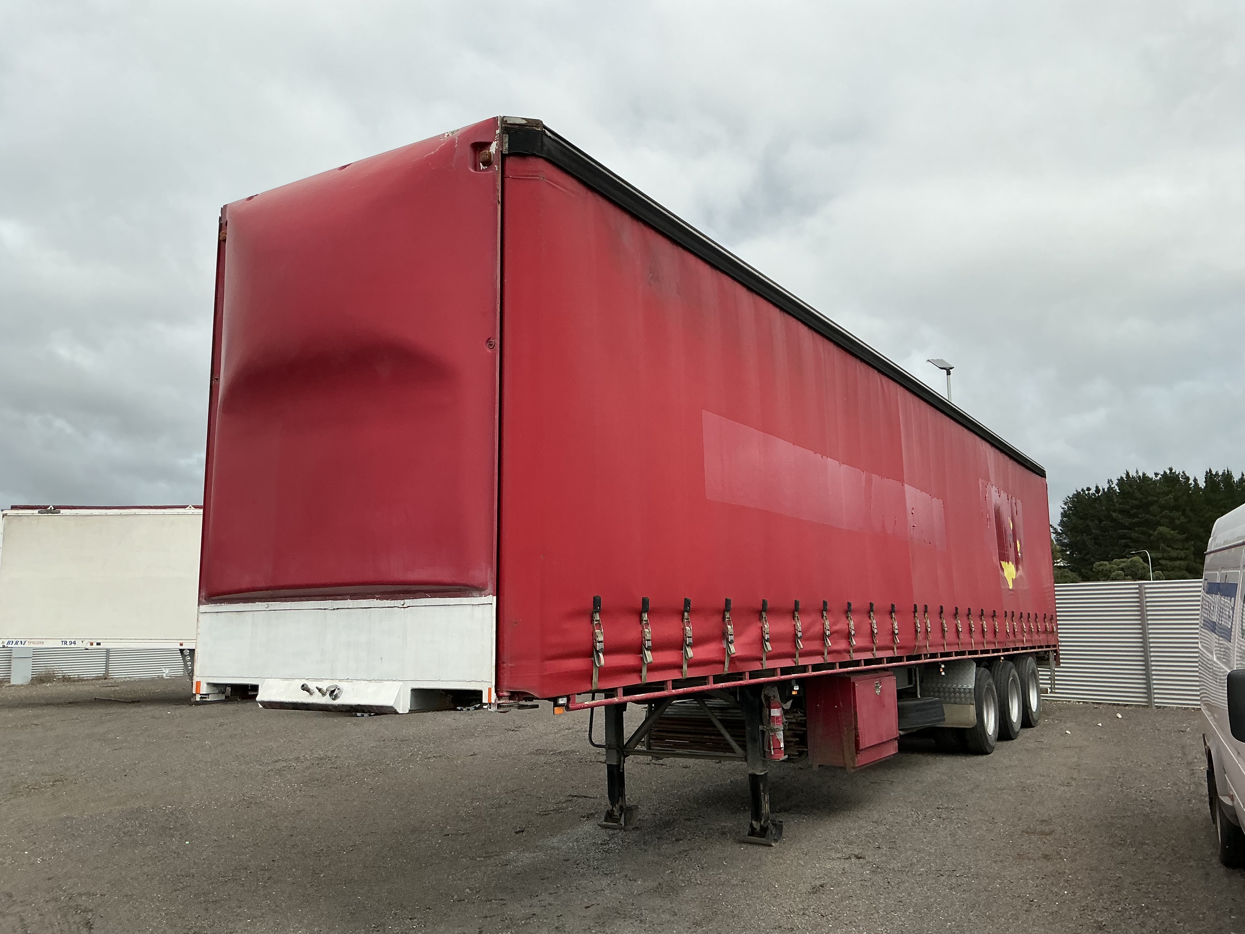 1999 Krueger ST-3-38 Tri-Axle
