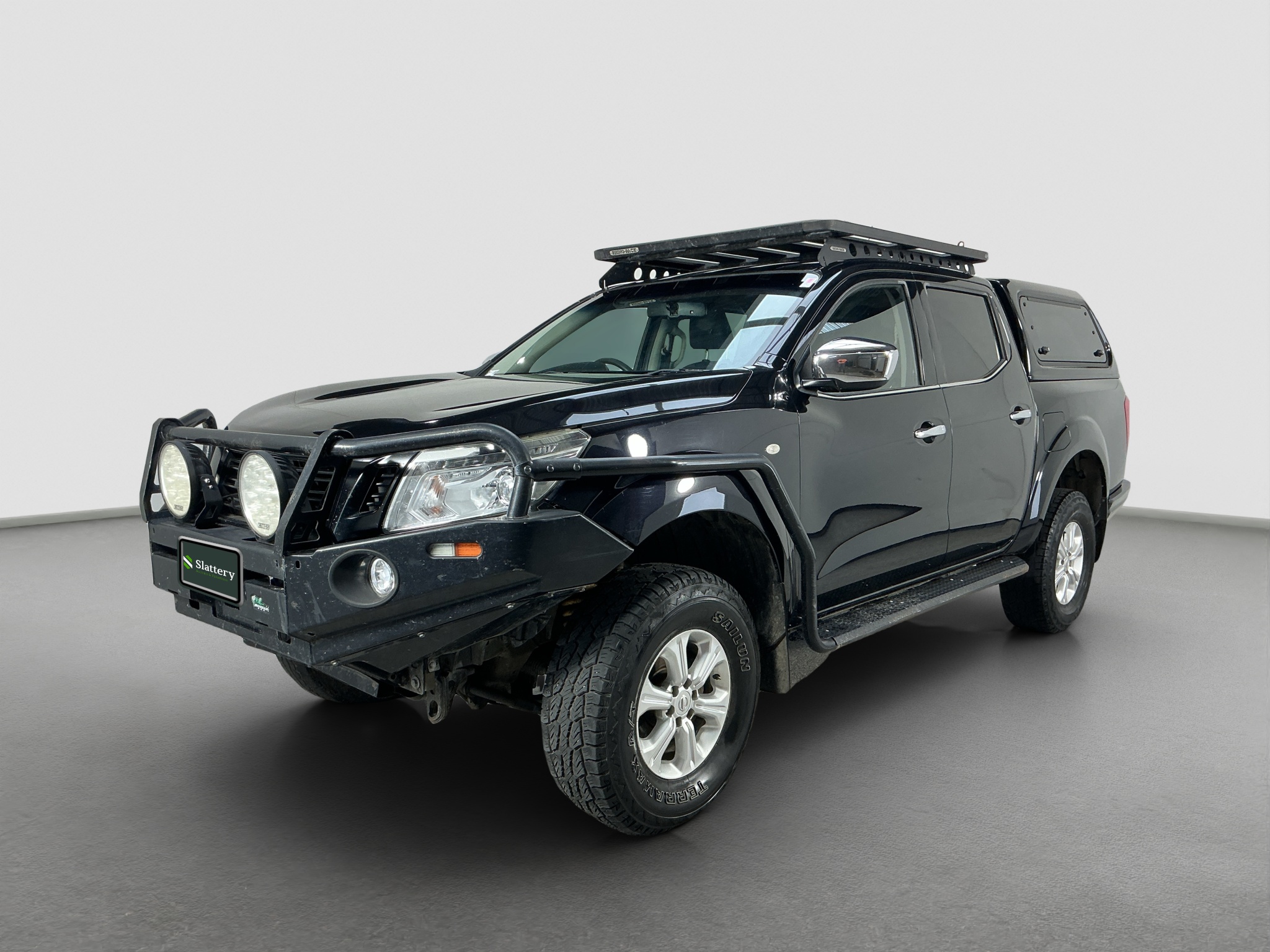 12 · 2015 Nissan Navara ST Diesel