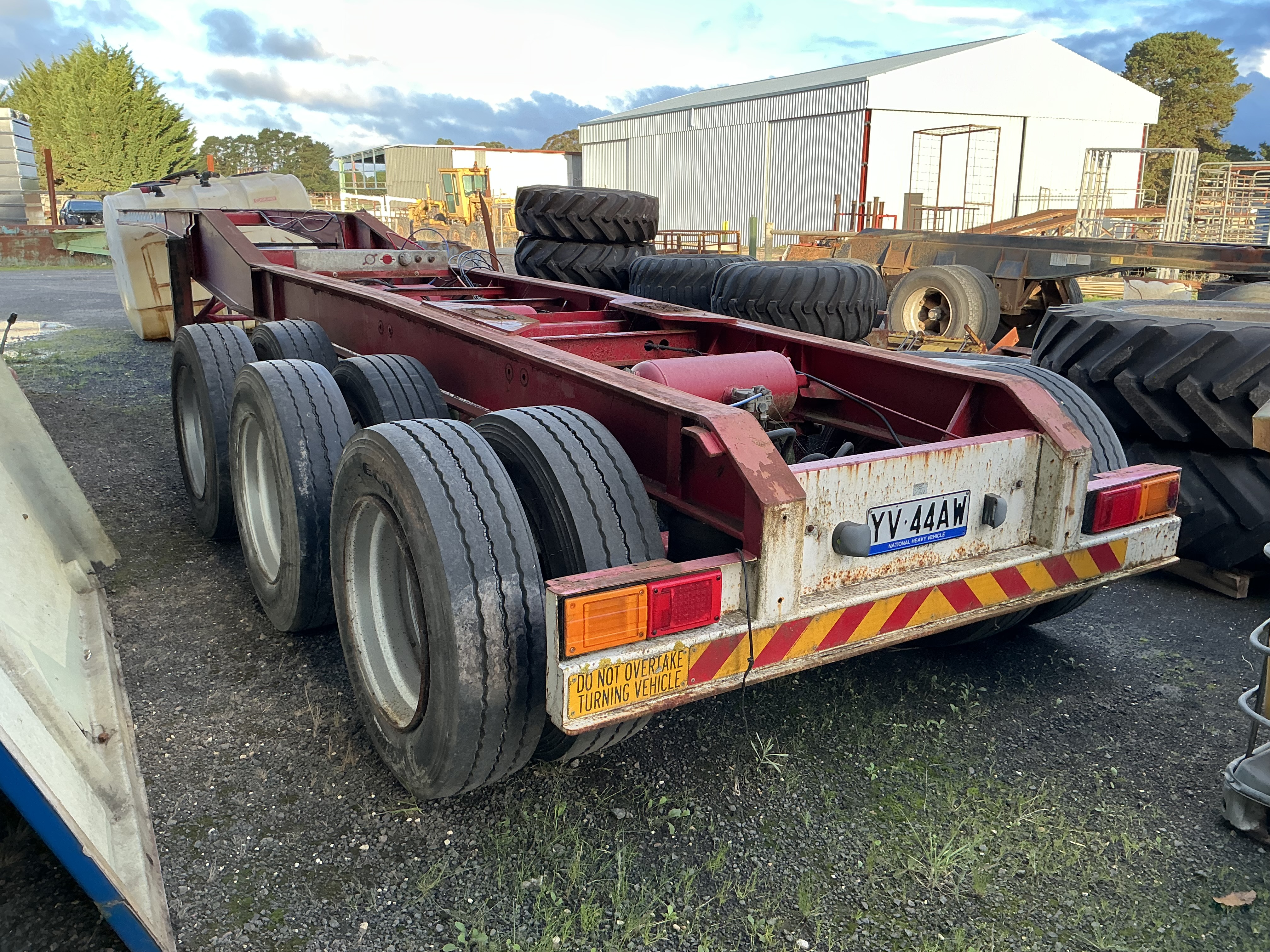 7 · 2010 FTE FTE 3A Triaxle Trailer Chassis