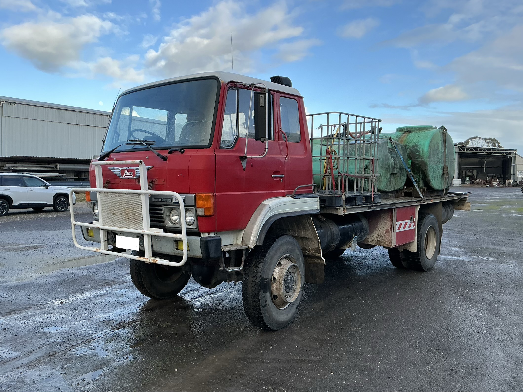 2 · Hino GT 175   4x4 Water Truck