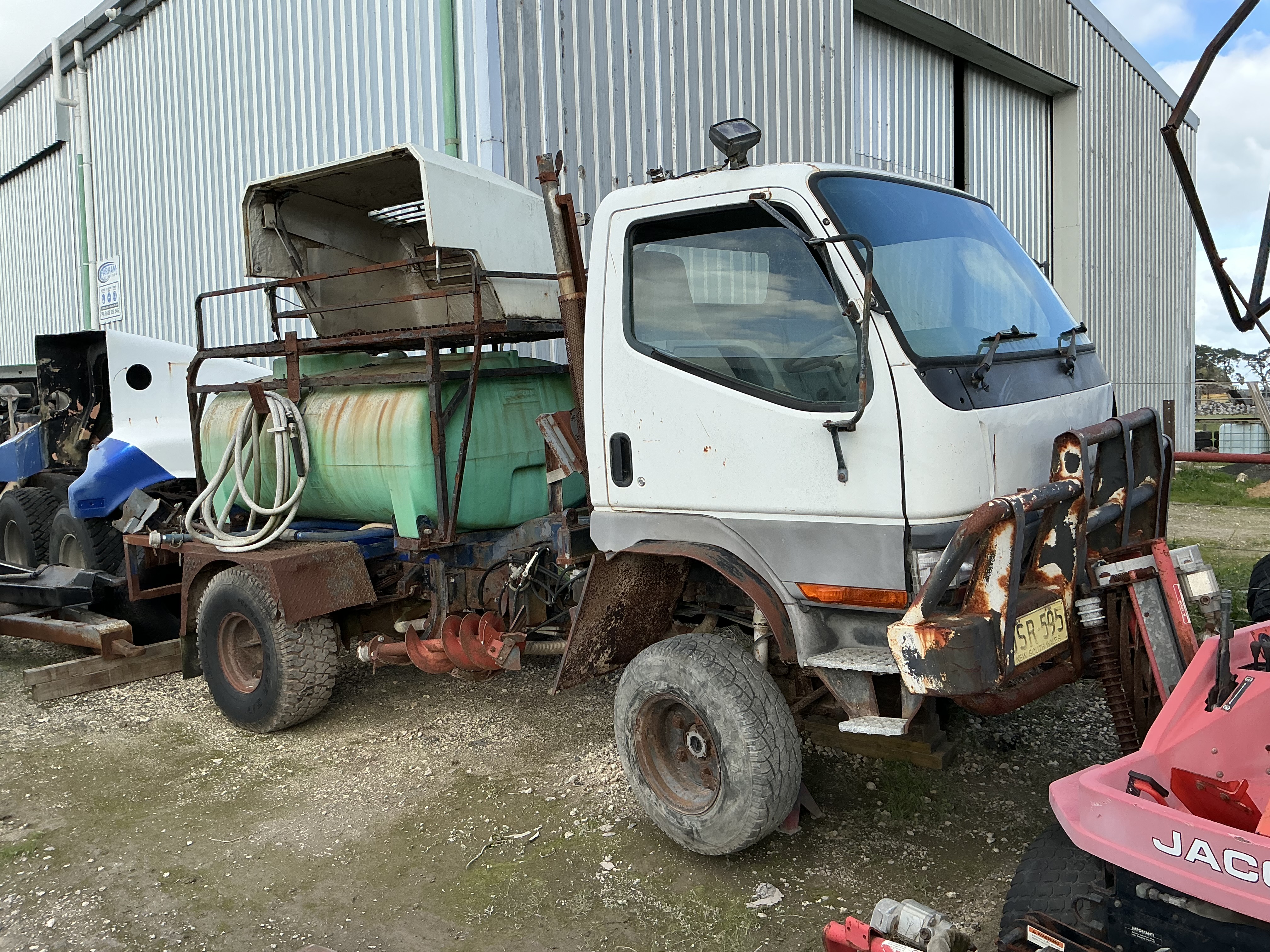 1998 Mitsubishi Canter 4x4 Water Truck