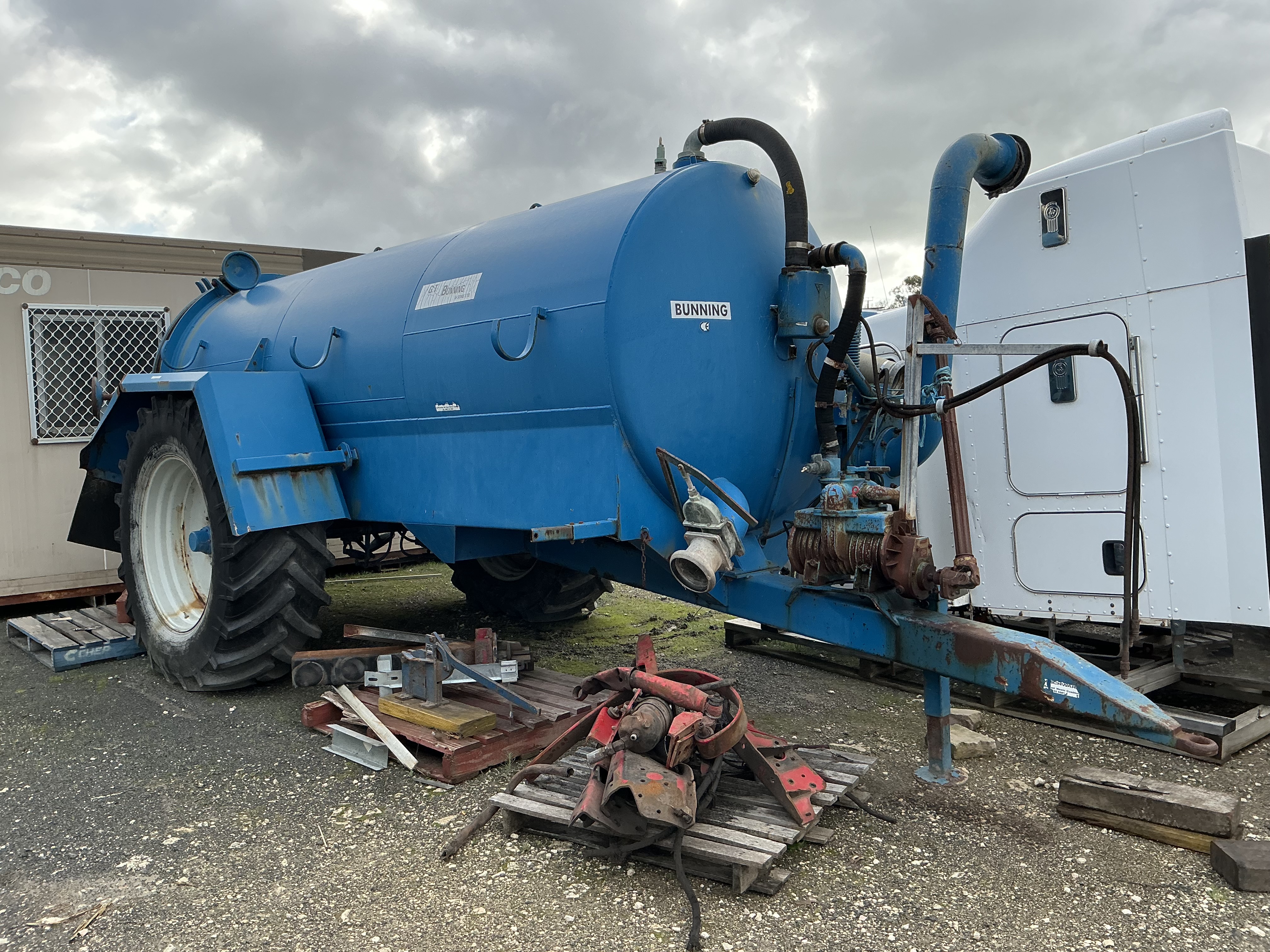 15 · 2006 GT Bunning & Sons Single Axle Vacuum Trailer