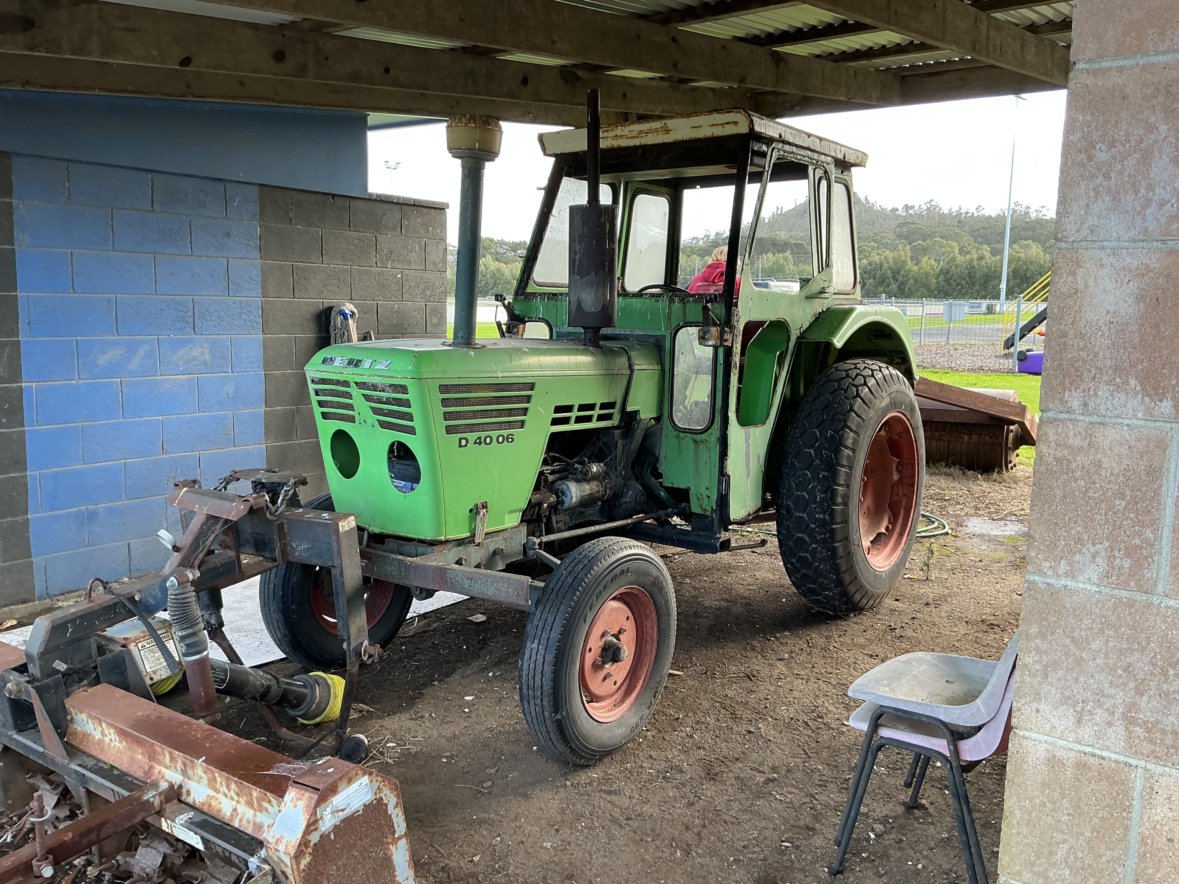 11 · Deutz D4006 Tractor With Roller Attachment