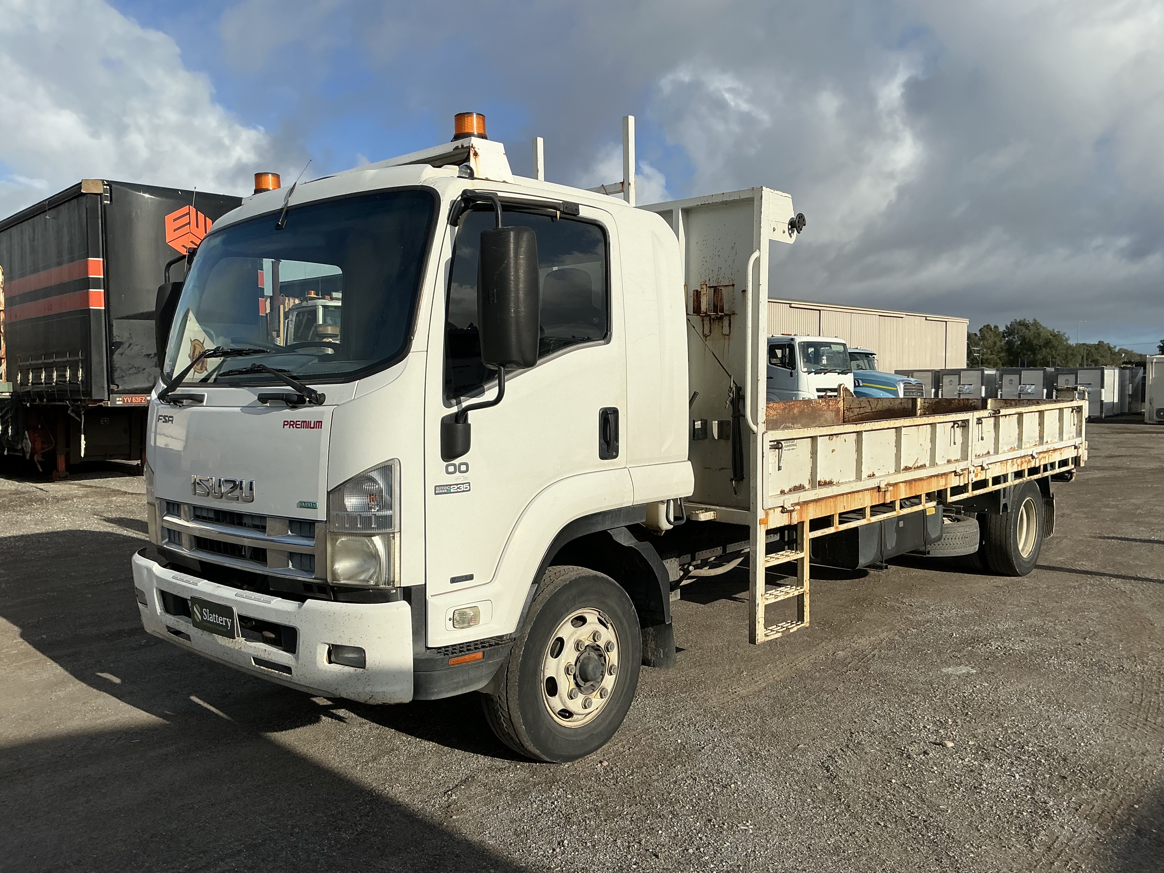 13 · 2011 Isuzu FSR 700  X-Long Premium 4x2 Tipper