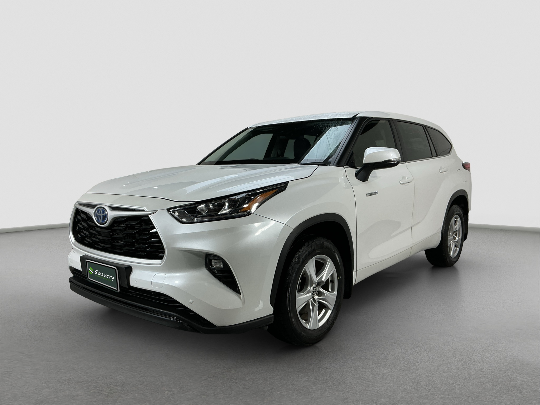 3 · 2023 Toyota Kluger GX Hybrid-Petrol