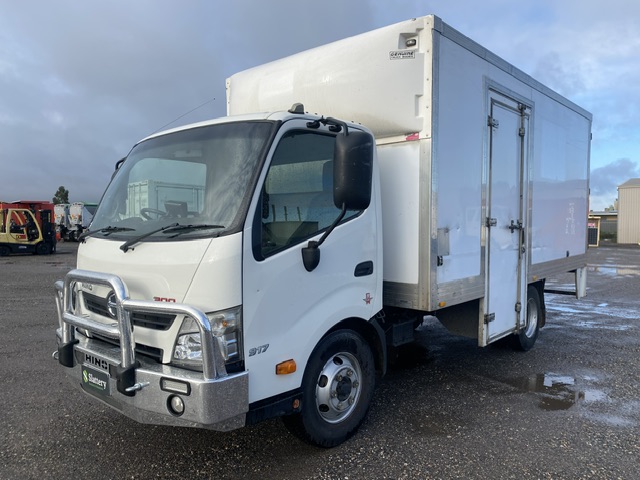 2016 Hino 300 series 917 4x2 Pantech