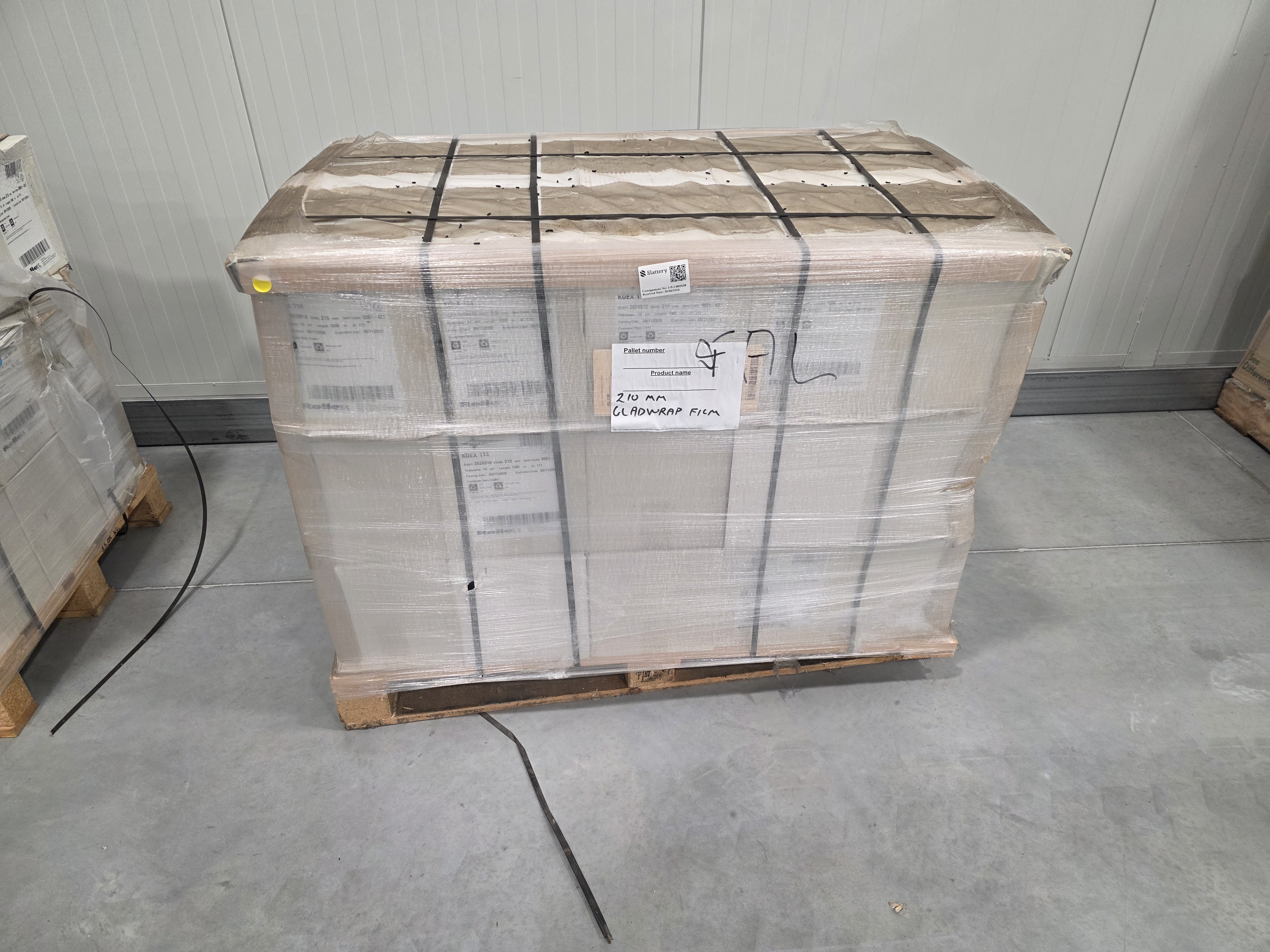 Quantity Of 210mm Plastic Wrap Film