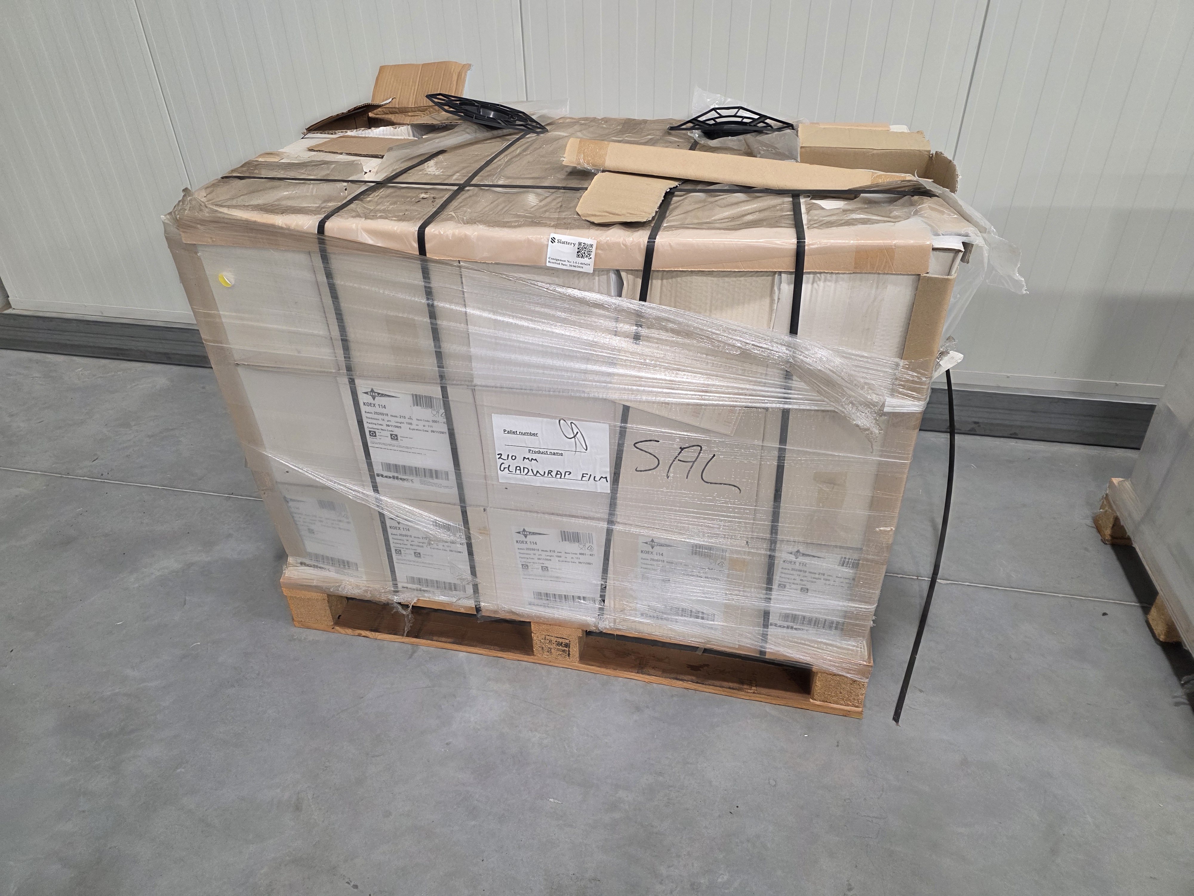 Quantity Of 210mm Plastic Wrap Film