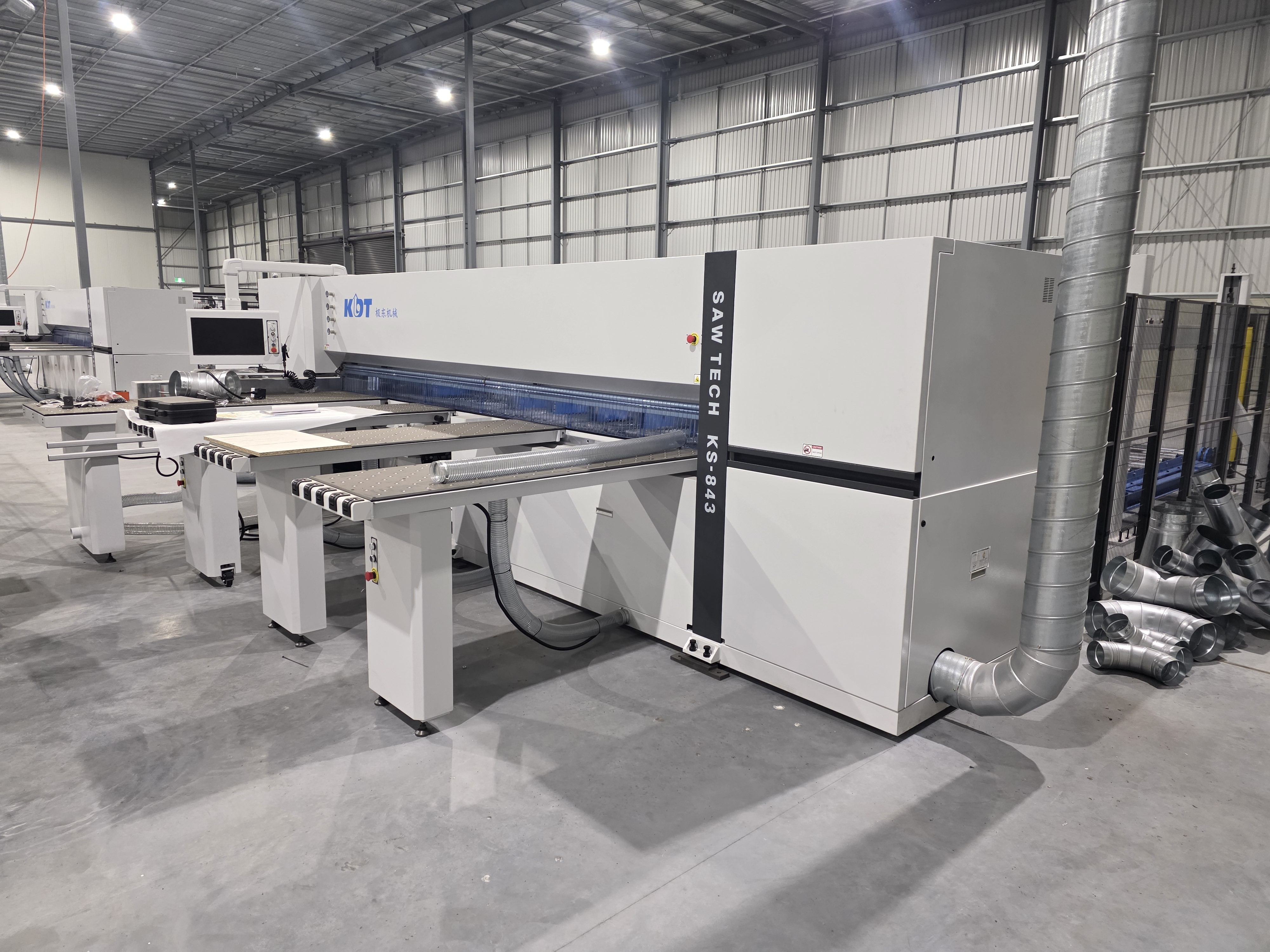 KDT KS-843HLMR Beam Saw