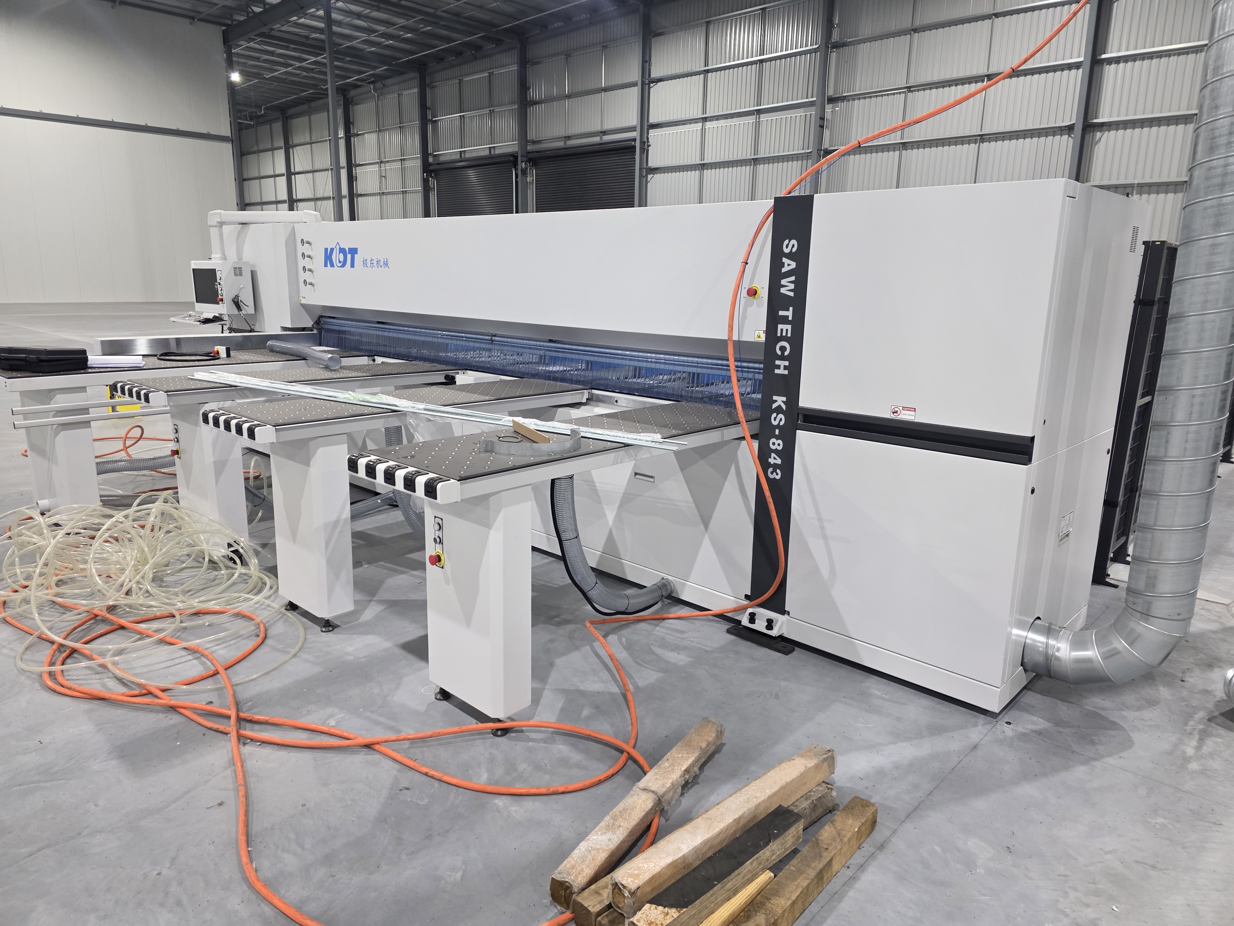 KDT KS-843HLMR Beam Saw
