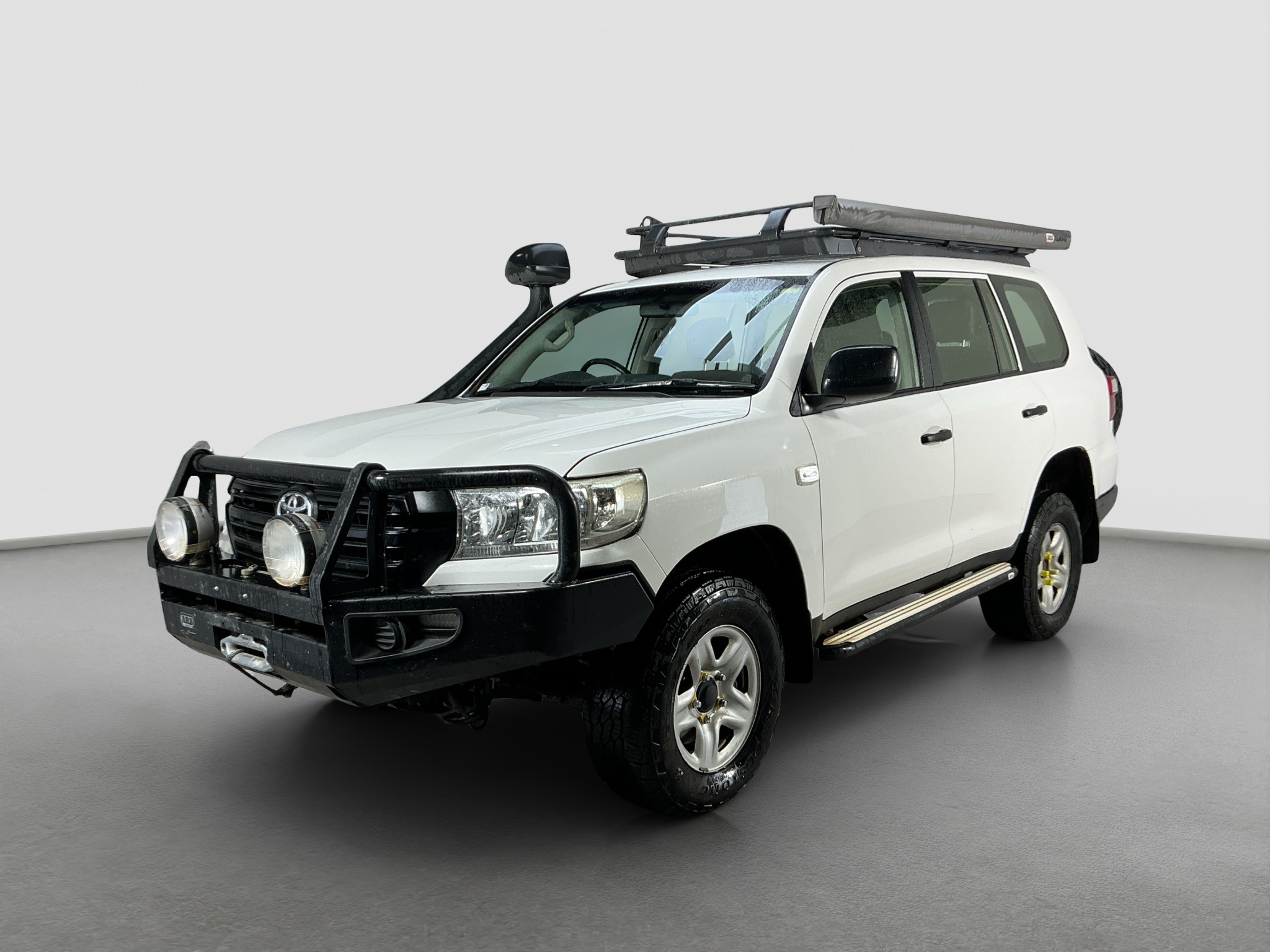 9 · 2017 Toyota Landcruiser GX Diesel - Ex Defence