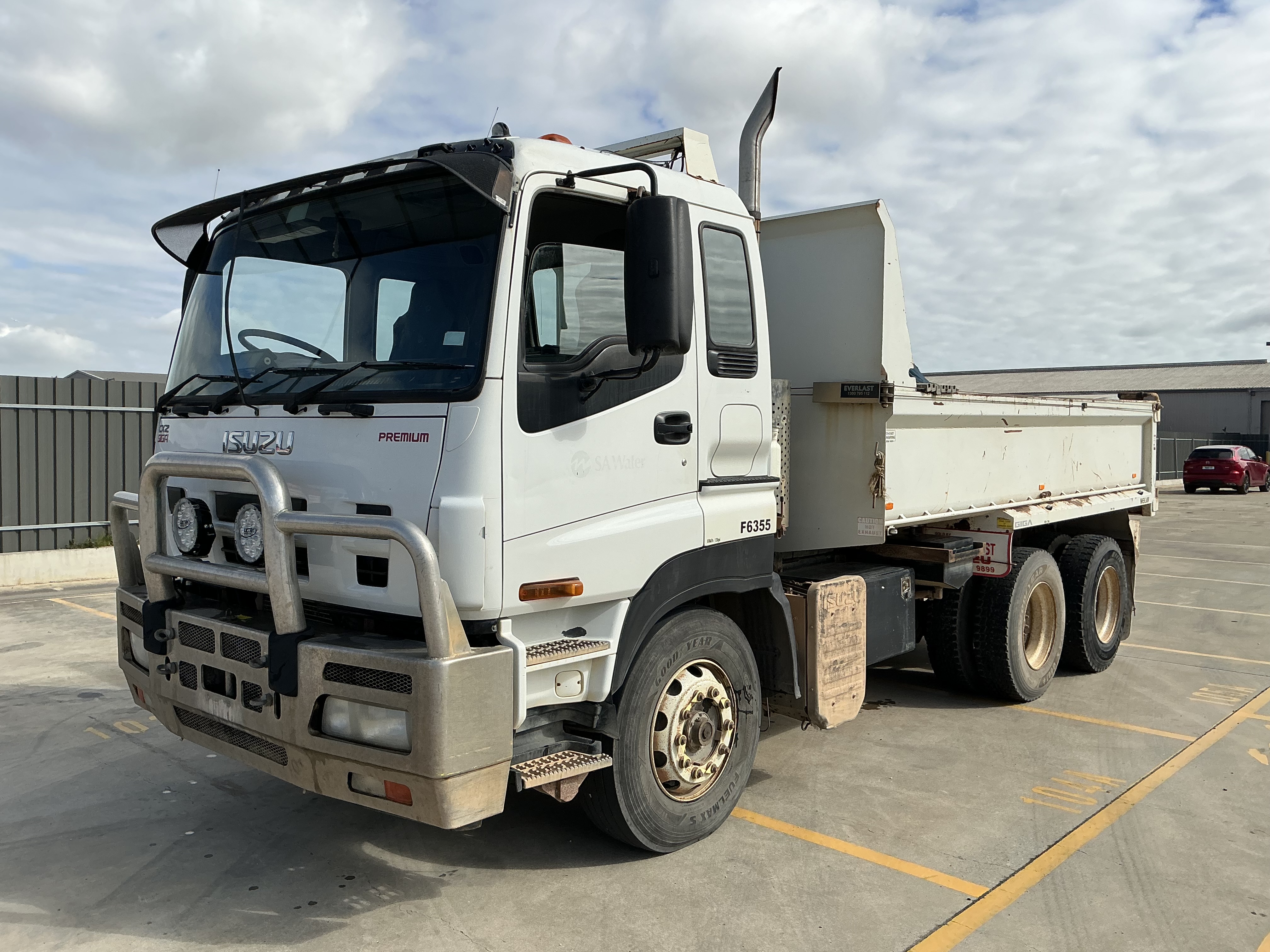 2011 Isuzu CXZ GIGA Premium 6x4 Tipper - Ex SA Govt