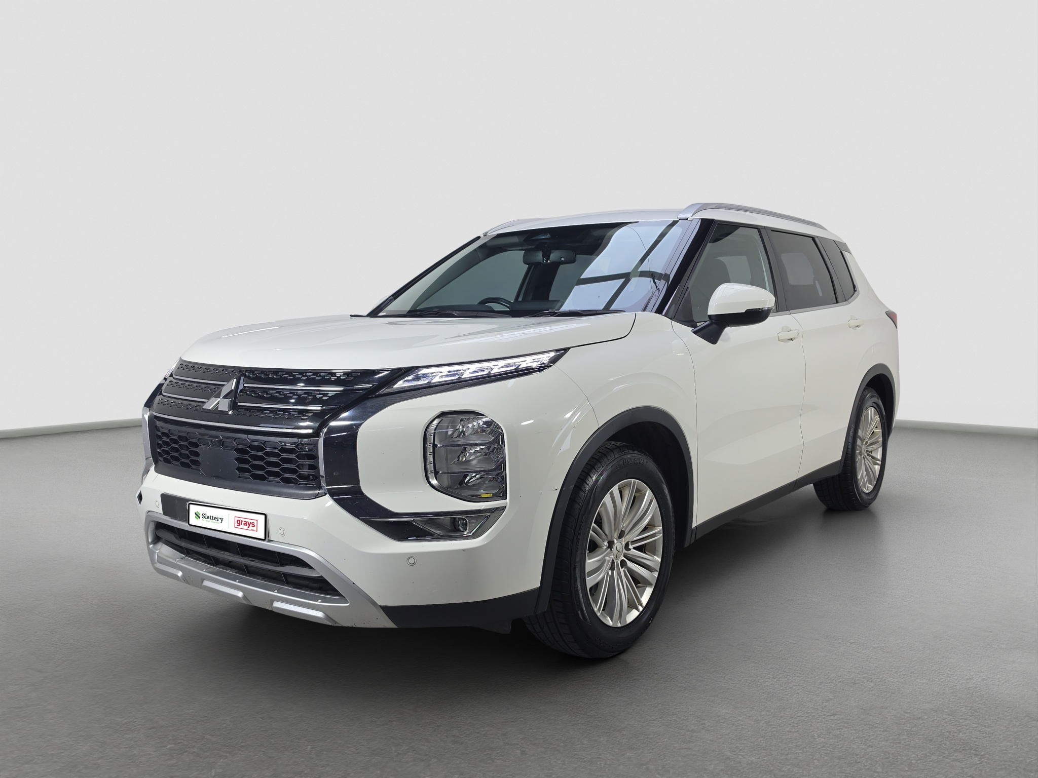 2 · 2024 Mitsubishi Outlander LS Petrol