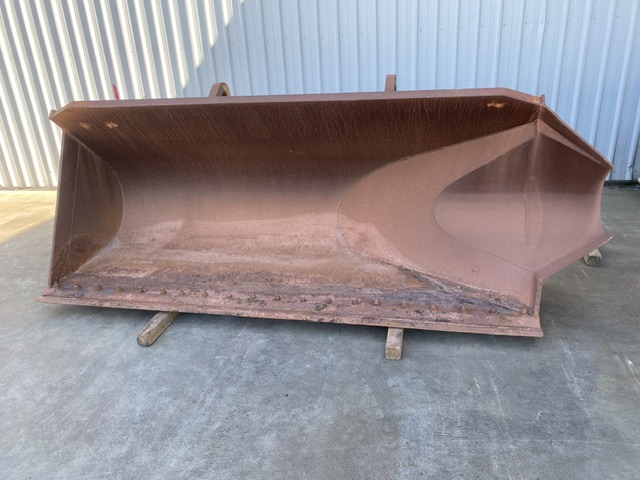 8 · 2010 JAWS WL-04J-24814 Loader Tilting Bucket Suit CAT 950B