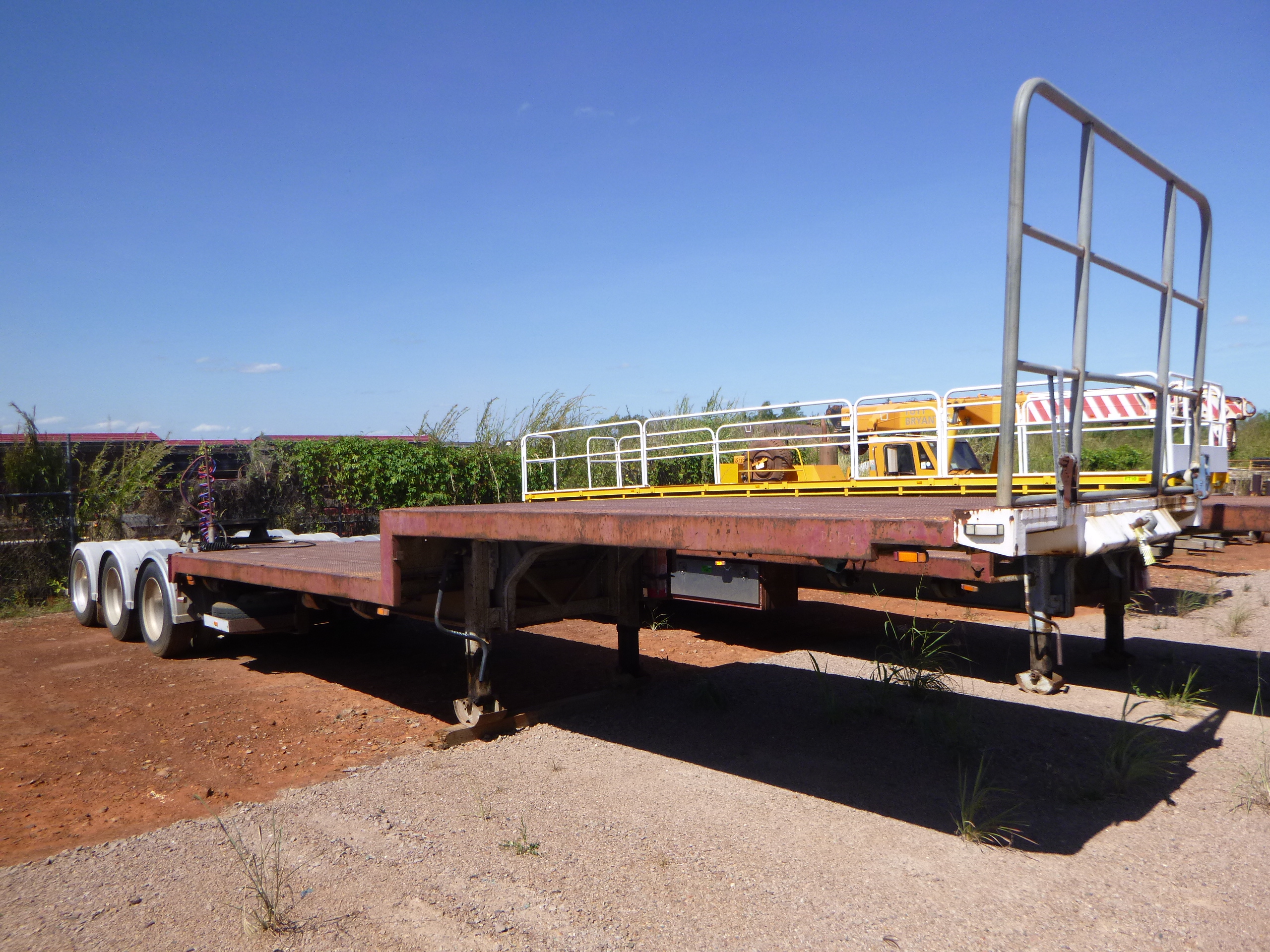 2 · 1998 Kreuger 7.4 m Tri Axle Drop Deck A Trailer