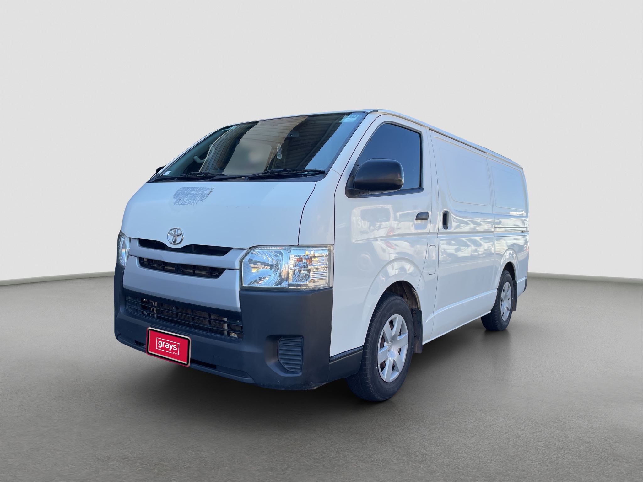 1 · 2015 Toyota Hiace  Diesel